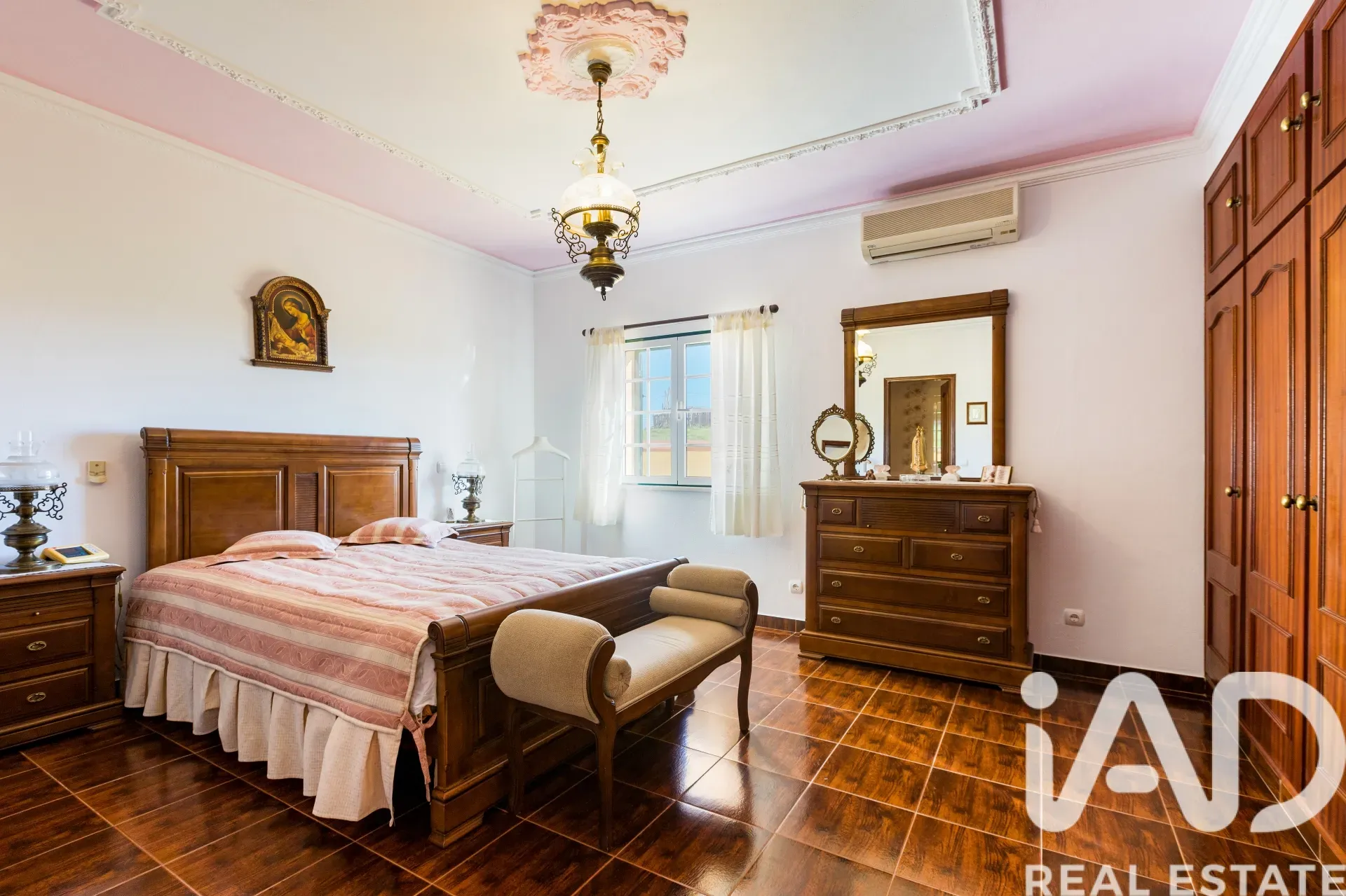 Rummeligt hus med 4 soveværelser, altan og parkeringsplads i Vila Viçosa - Vis billede 26 af 36