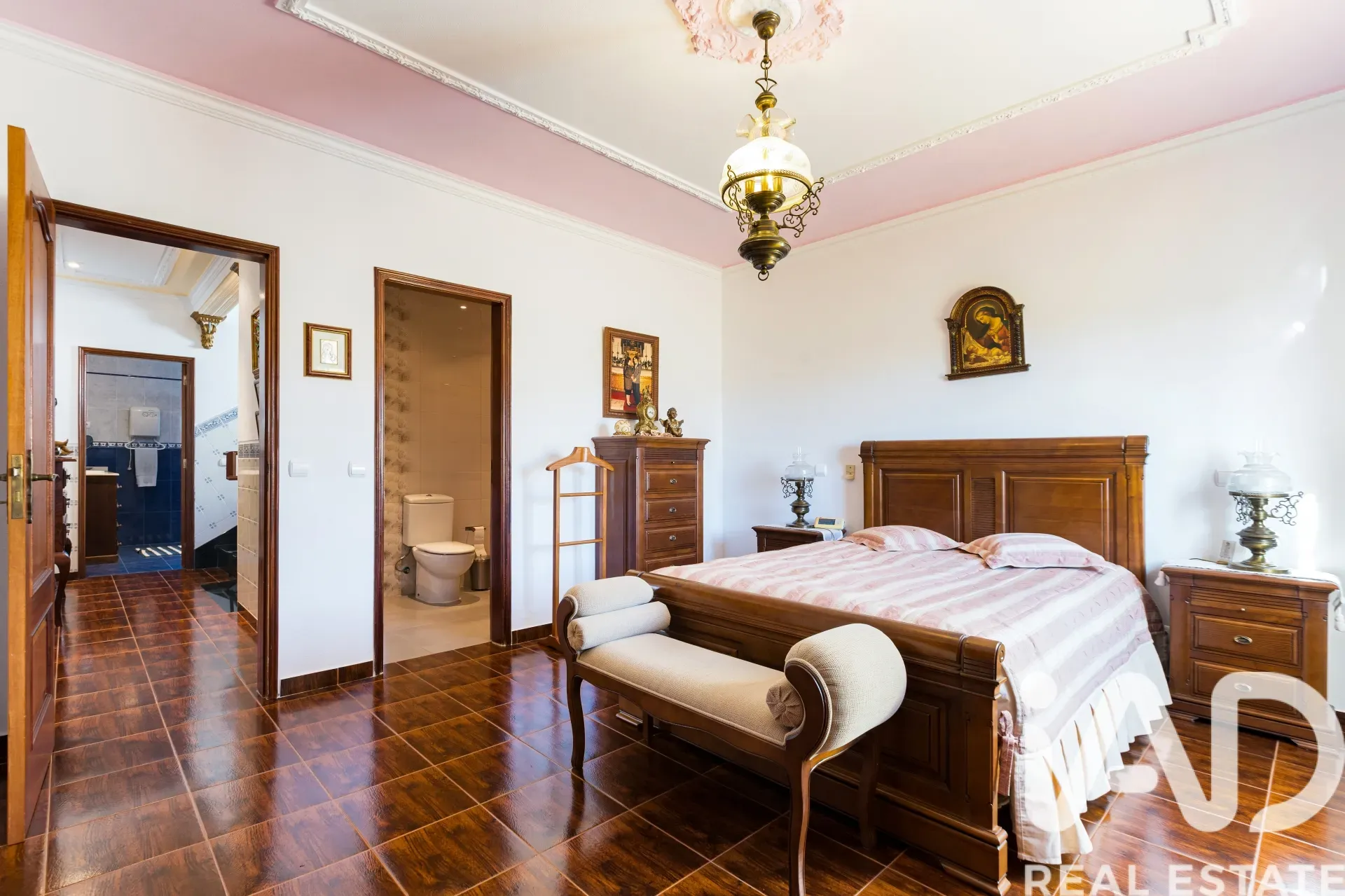 Rummeligt hus med 4 soveværelser, altan og parkeringsplads i Vila Viçosa - Vis billede 27 af 36