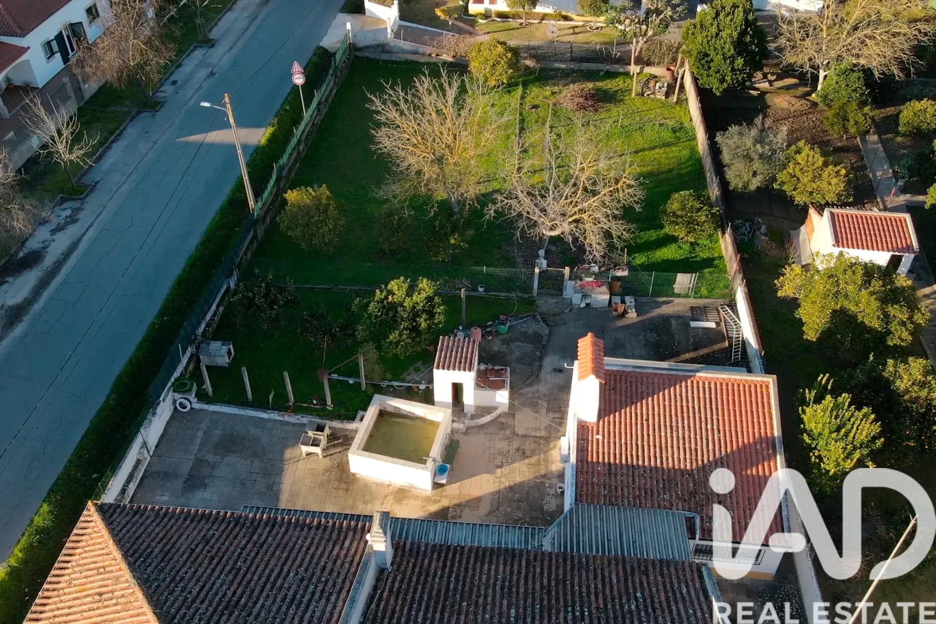 Spacious 6-Bedroom House with Garden and Balcony in Évora, Portugal - Image 4