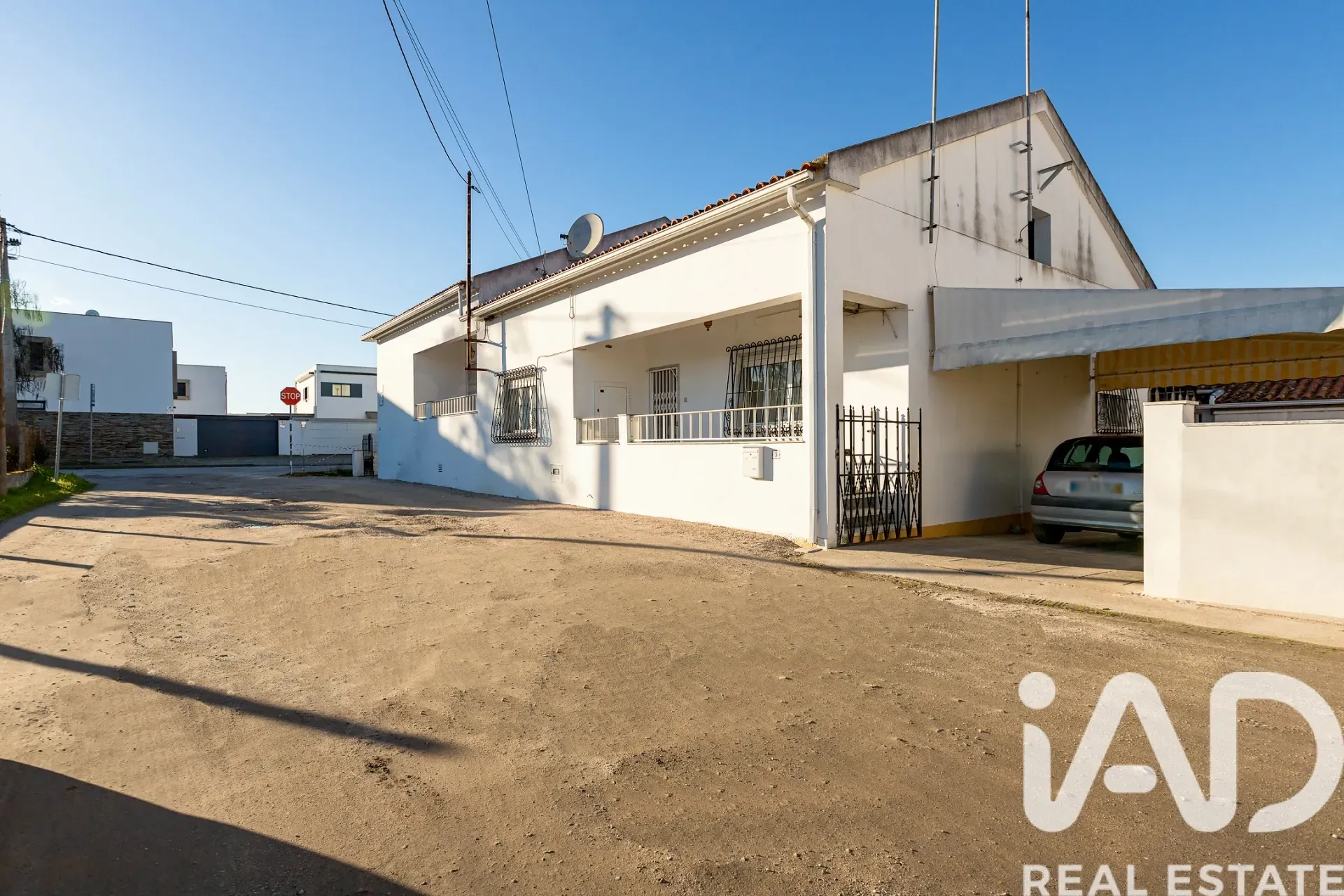 Spacious 6-Bedroom House with Garden and Balcony in Évora, Portugal - View image 9 of 33