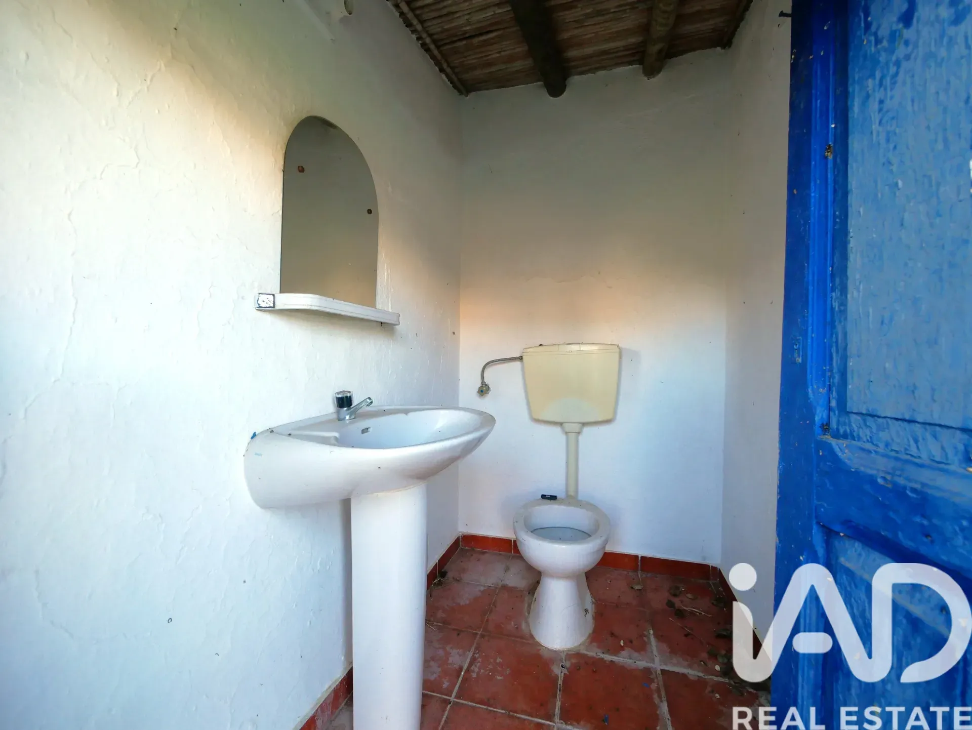1950s Three-Bedroom House with Expansive Garden in Alentejo, Portugal - View image 20 of 40
