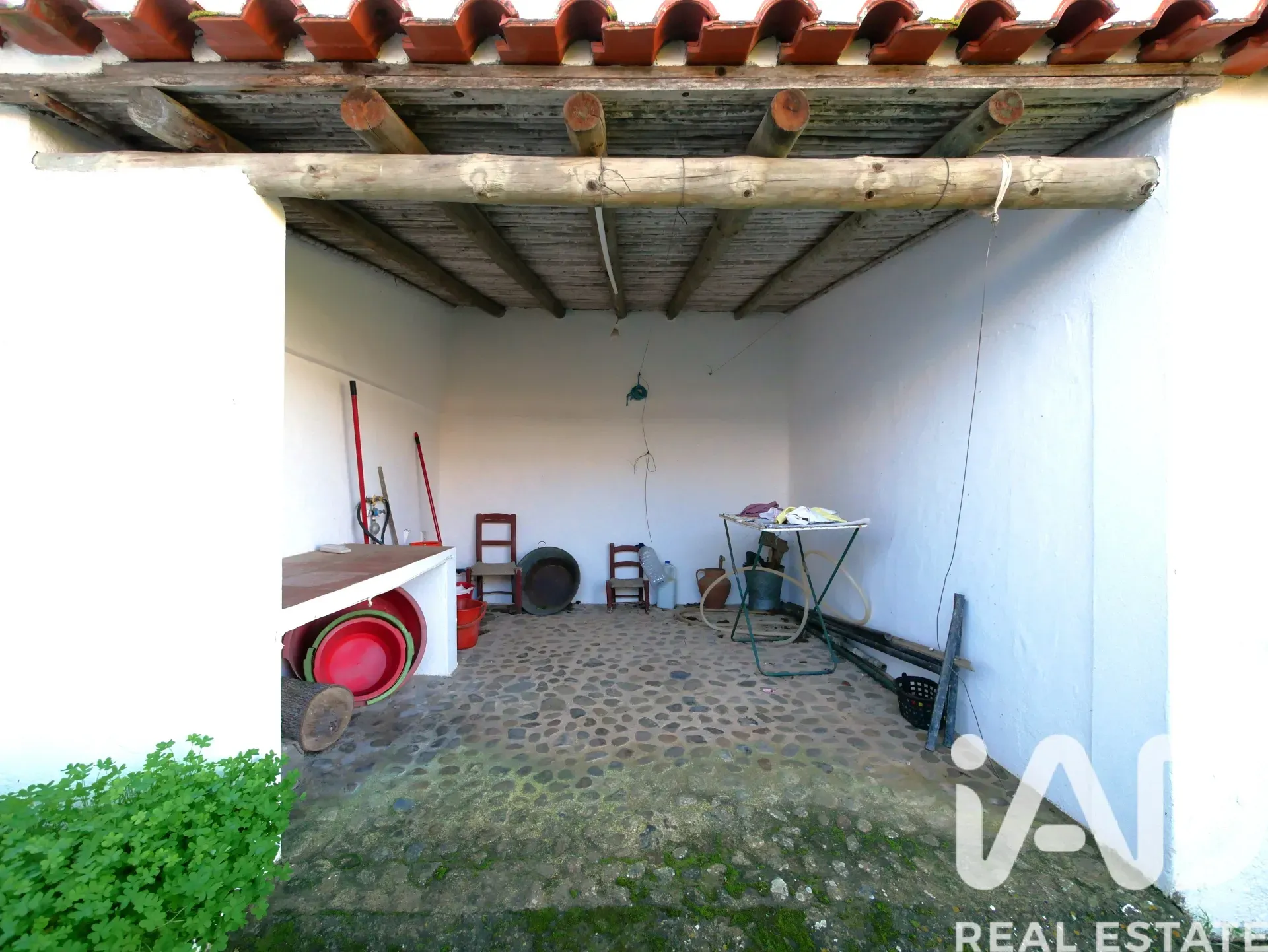 1950s Three-Bedroom House with Expansive Garden in Alentejo, Portugal - View image 21 of 40