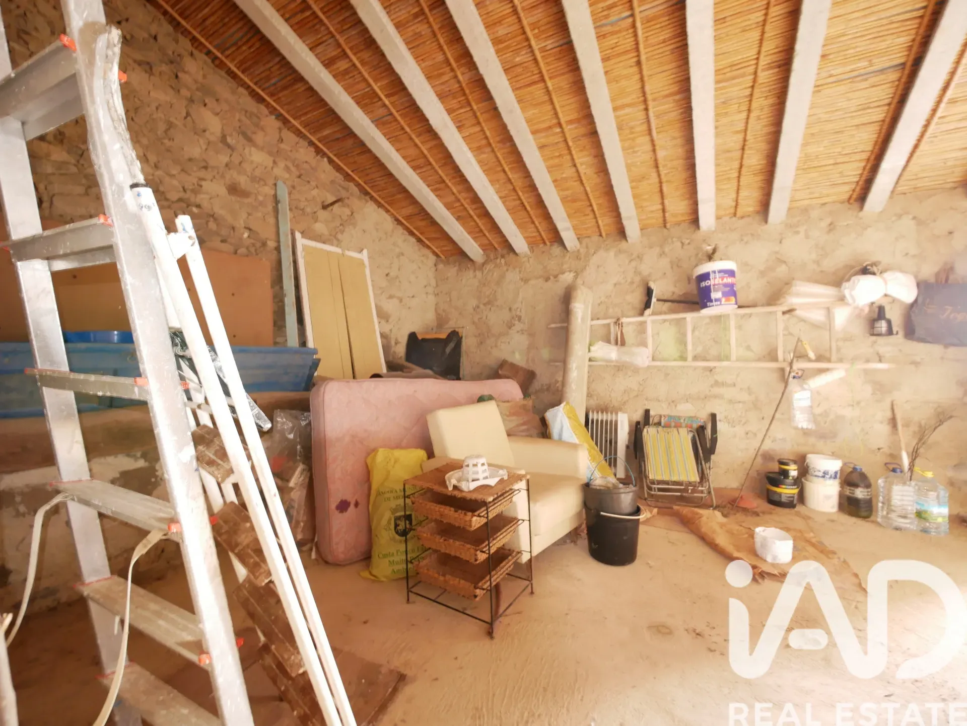 1950s Three-Bedroom House with Expansive Garden in Alentejo, Portugal - View image 26 of 40