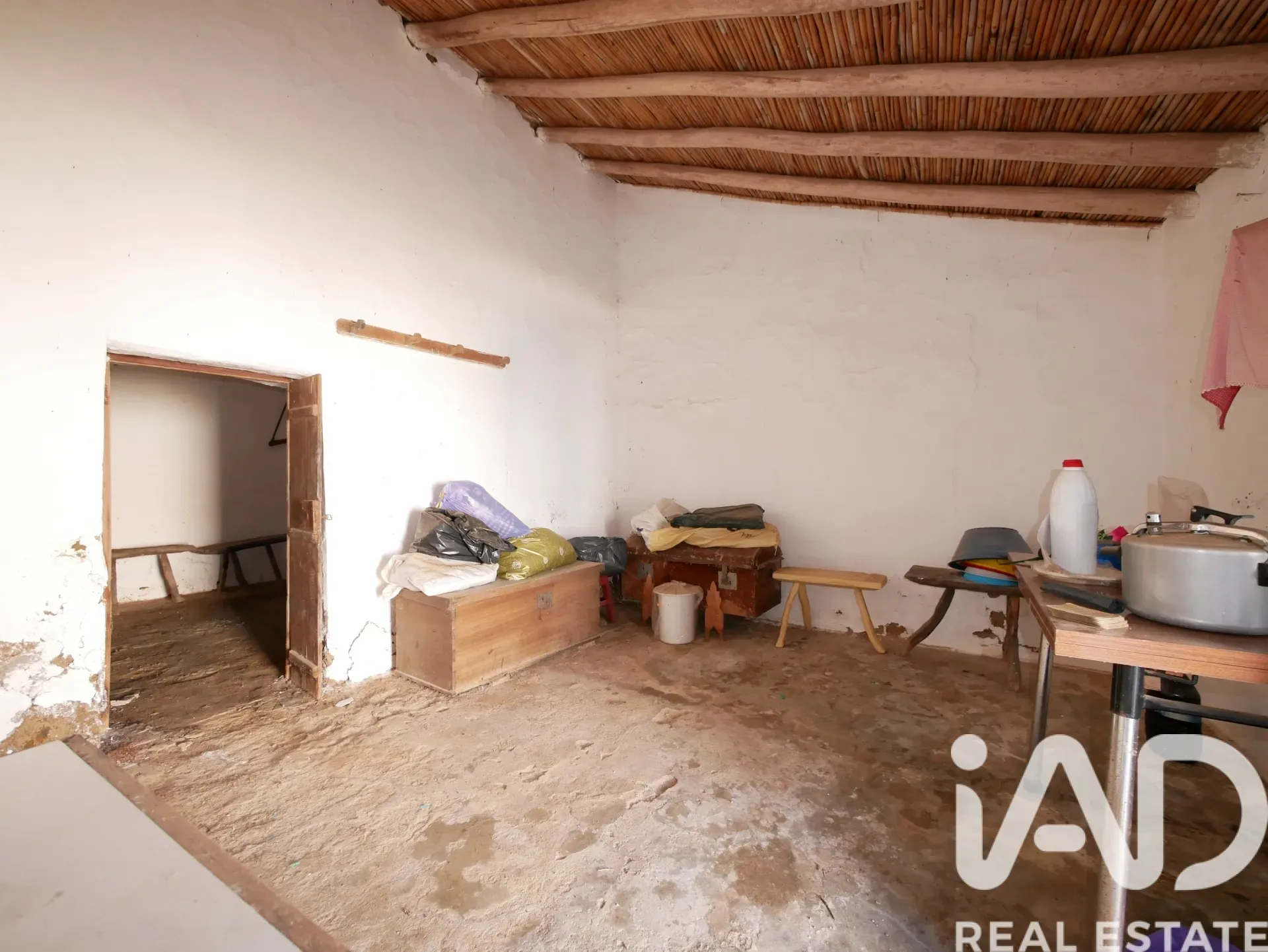 1950s Three-Bedroom House with Expansive Garden in Alentejo, Portugal - View image 28 of 40