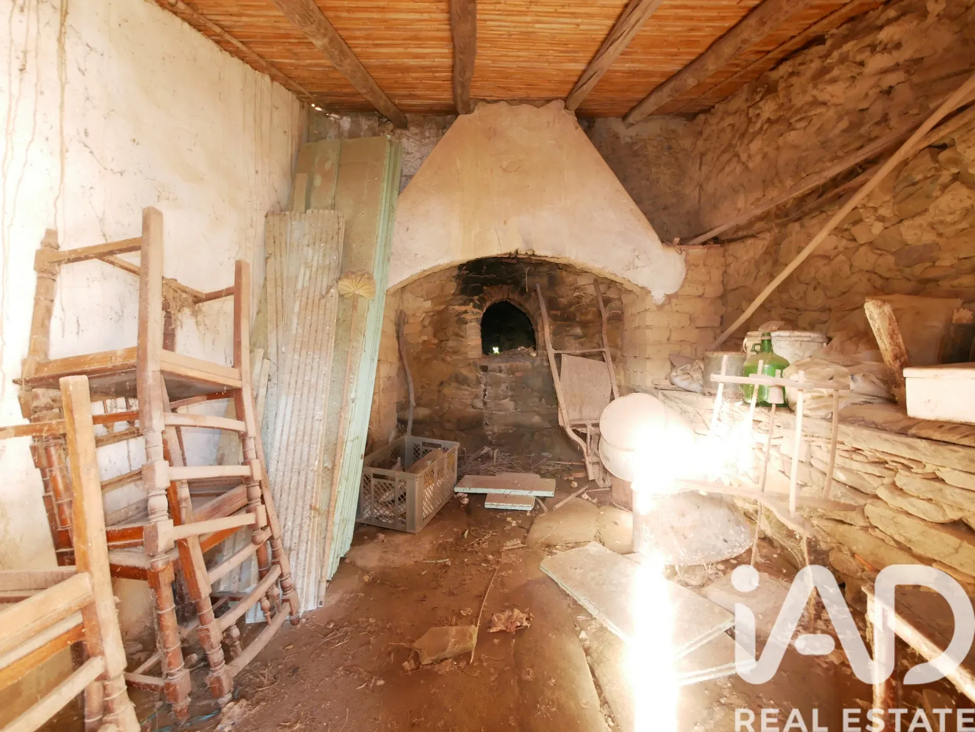 1950s Three-Bedroom House with Expansive Garden in Alentejo, Portugal - View image 30 of 40