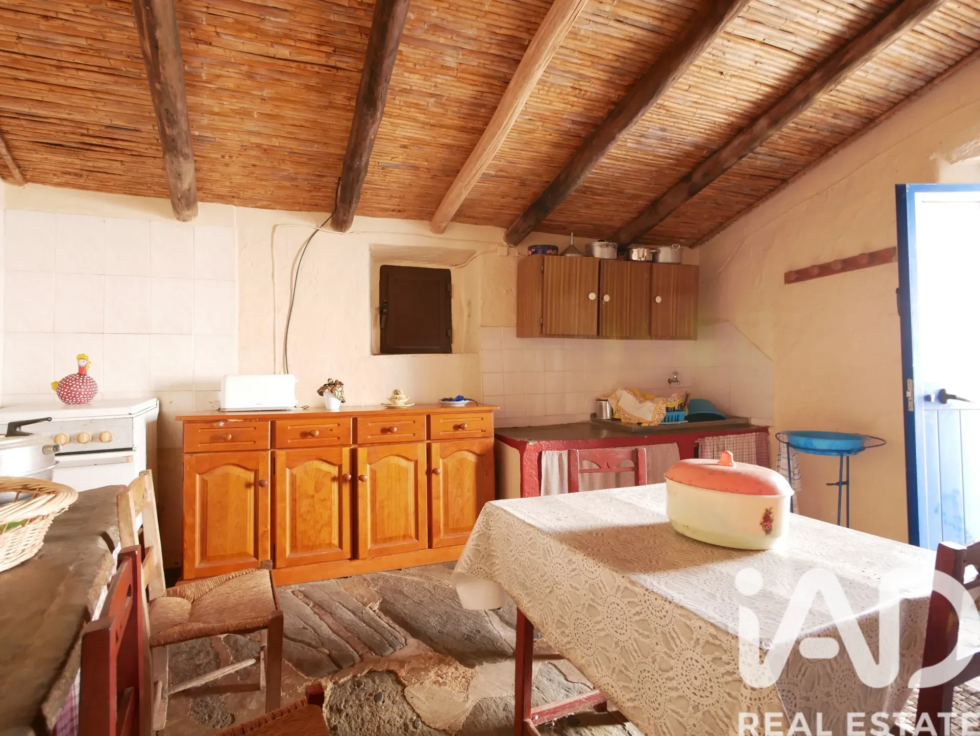 1950s Three-Bedroom House with Expansive Garden in Alentejo, Portugal - View image 32 of 40