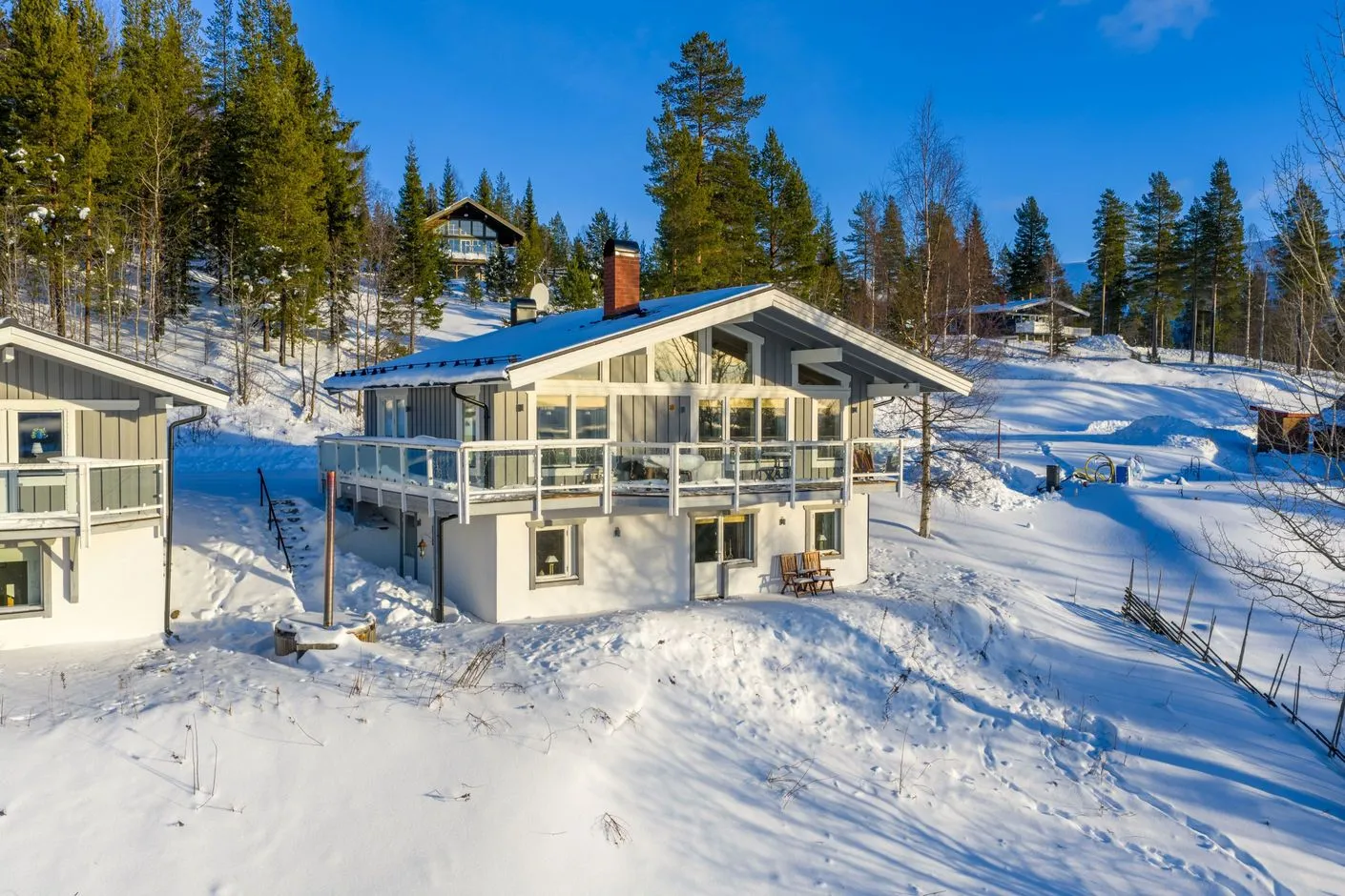 4-Bedroom Furnished House with Expansive Garden in Björnrike, Sweden - Image 2