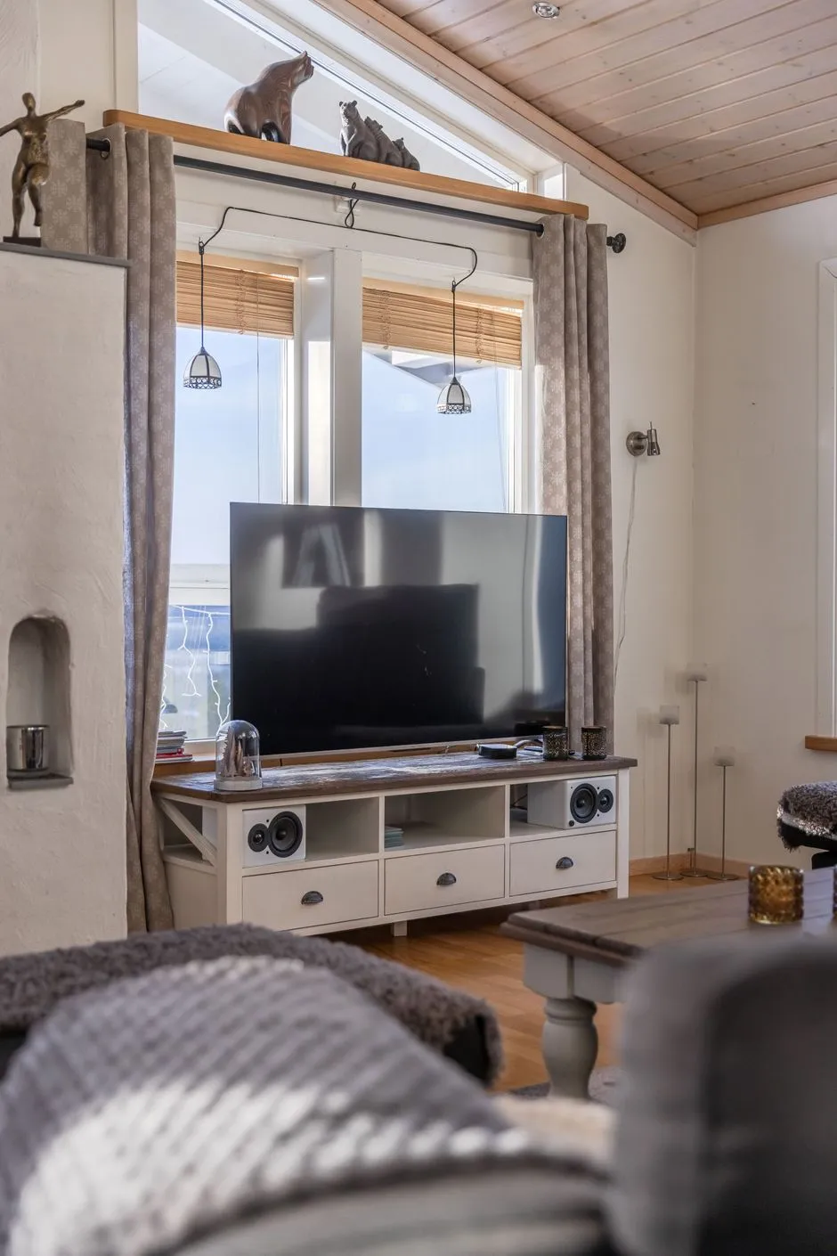 4-Bedroom Furnished House with Expansive Garden in Björnrike, Sweden - View image 14 of 44