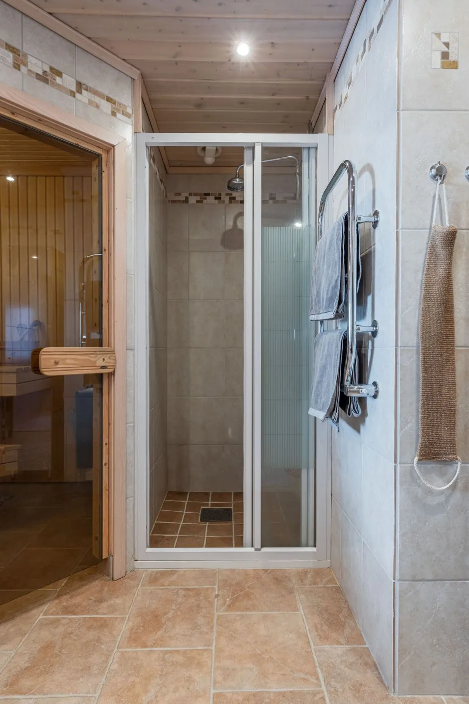 4-Bedroom Furnished House with Expansive Garden in Björnrike, Sweden - View image 20 of 44