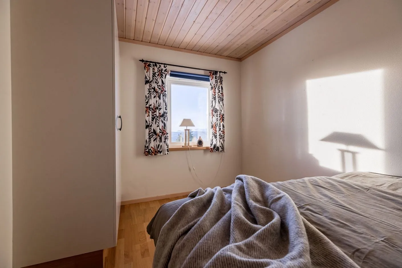 4-Bedroom Furnished House with Expansive Garden in Björnrike, Sweden - View image 32 of 44