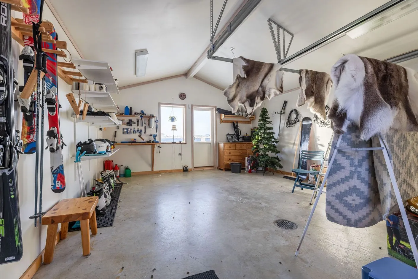 4-Bedroom Furnished House with Expansive Garden in Björnrike, Sweden - View image 38 of 44