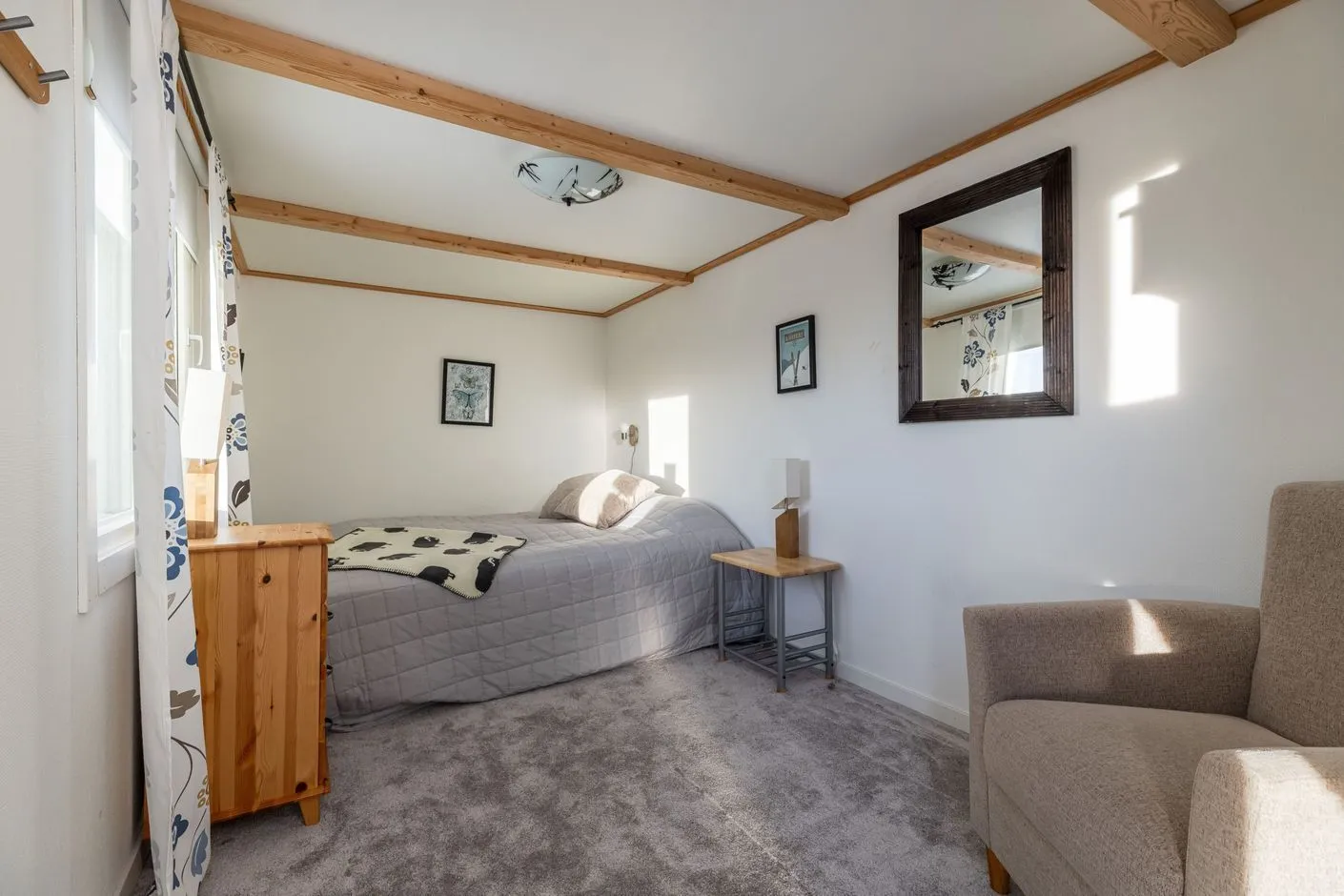 4-Bedroom Furnished House with Expansive Garden in Björnrike, Sweden - View image 39 of 44