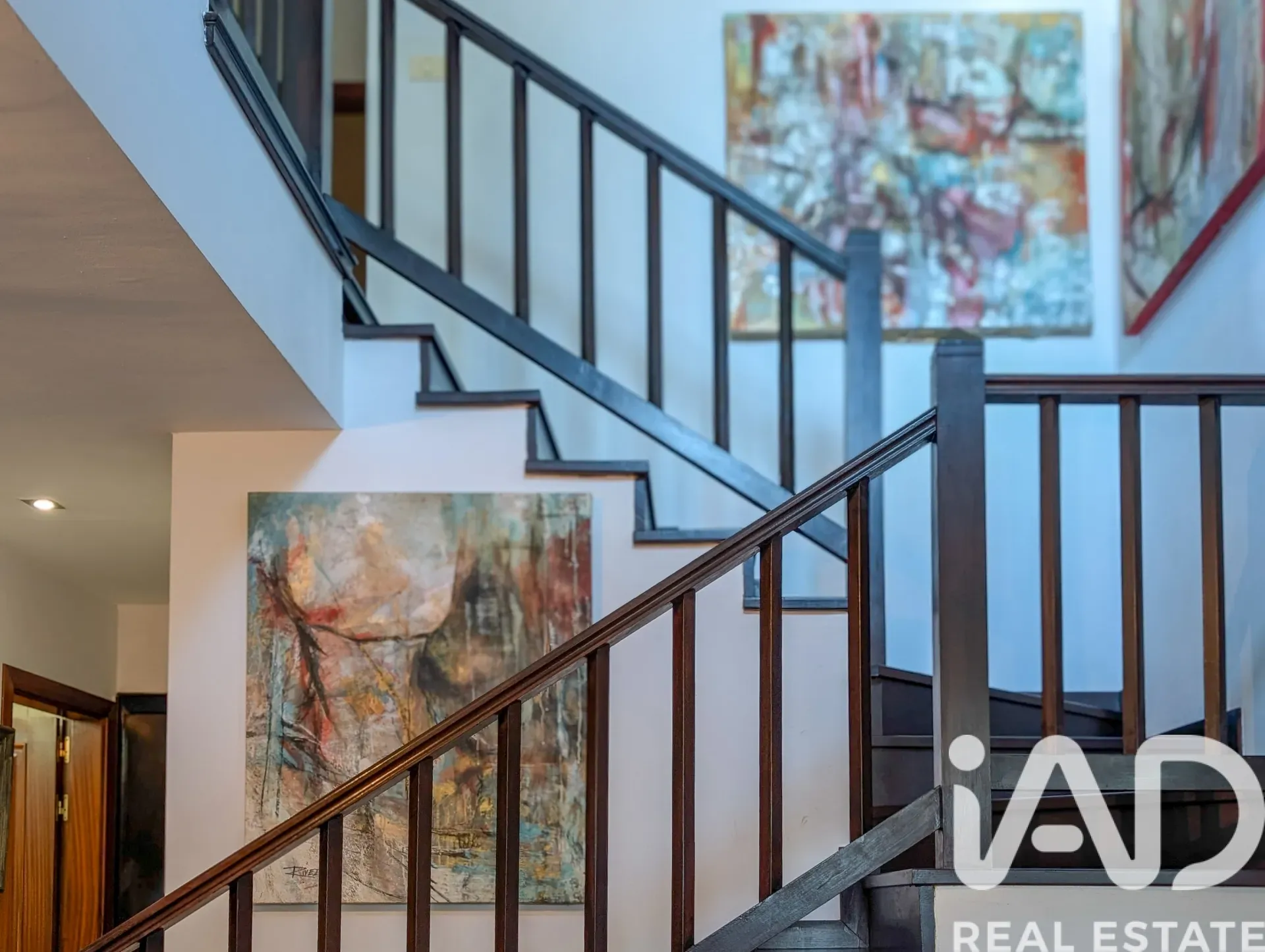 Spacious 4-Bedroom Family Home with Garden in El Sauzal, Spain - Image 4