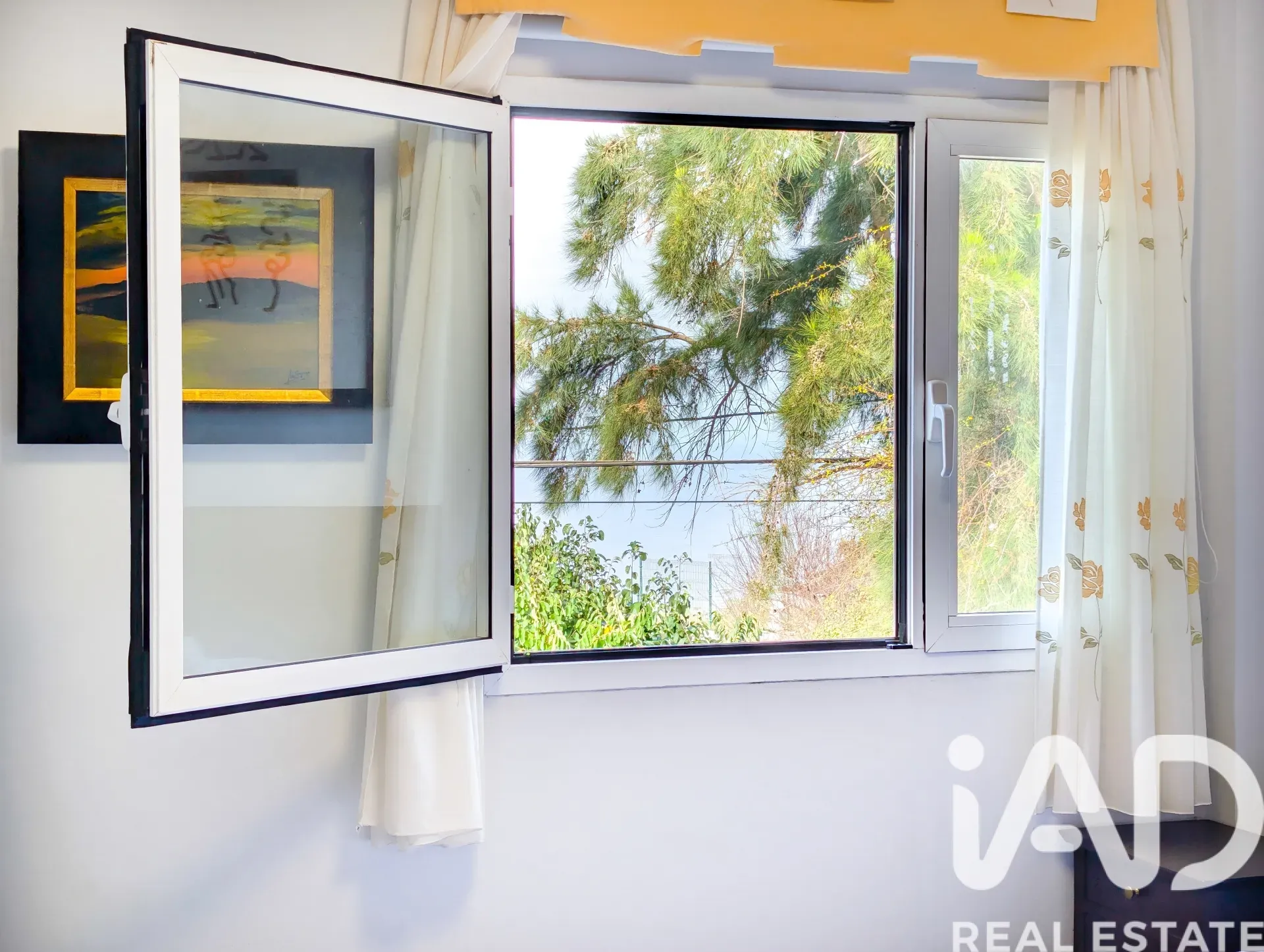 Spacious 4-Bedroom Family Home with Garden in El Sauzal, Spain - View image 17 of 30