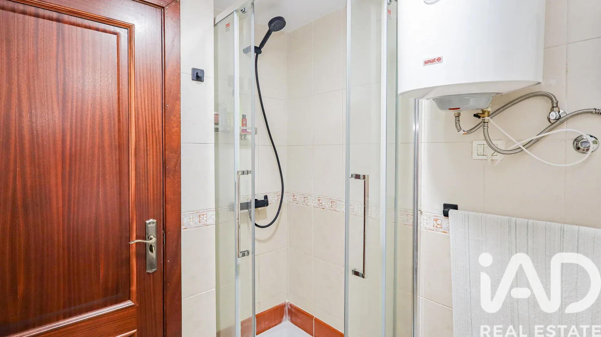 Spacious 4-Bedroom Family Home with Garden in El Sauzal, Spain - View image 29 of 30