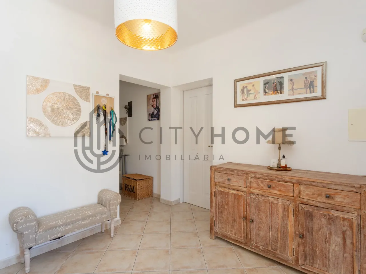 Contemporary 3-Bedroom House with Expansive Pool and Garden in Lagoa Portugal - Image 3