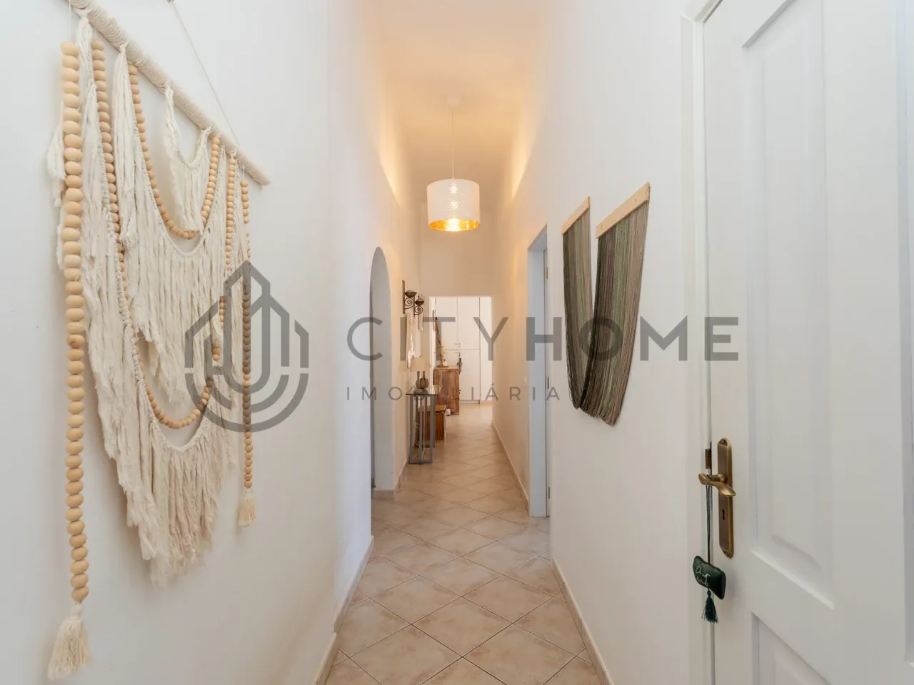 Contemporary 3-Bedroom House with Expansive Pool and Garden in Lagoa Portugal - View image 15 of 46