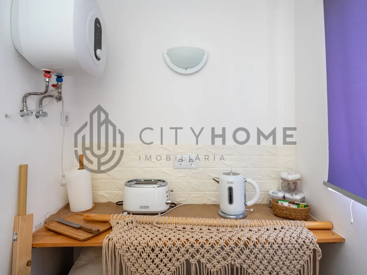 Contemporary 3-Bedroom House with Expansive Pool and Garden in Lagoa Portugal - View image 38 of 46