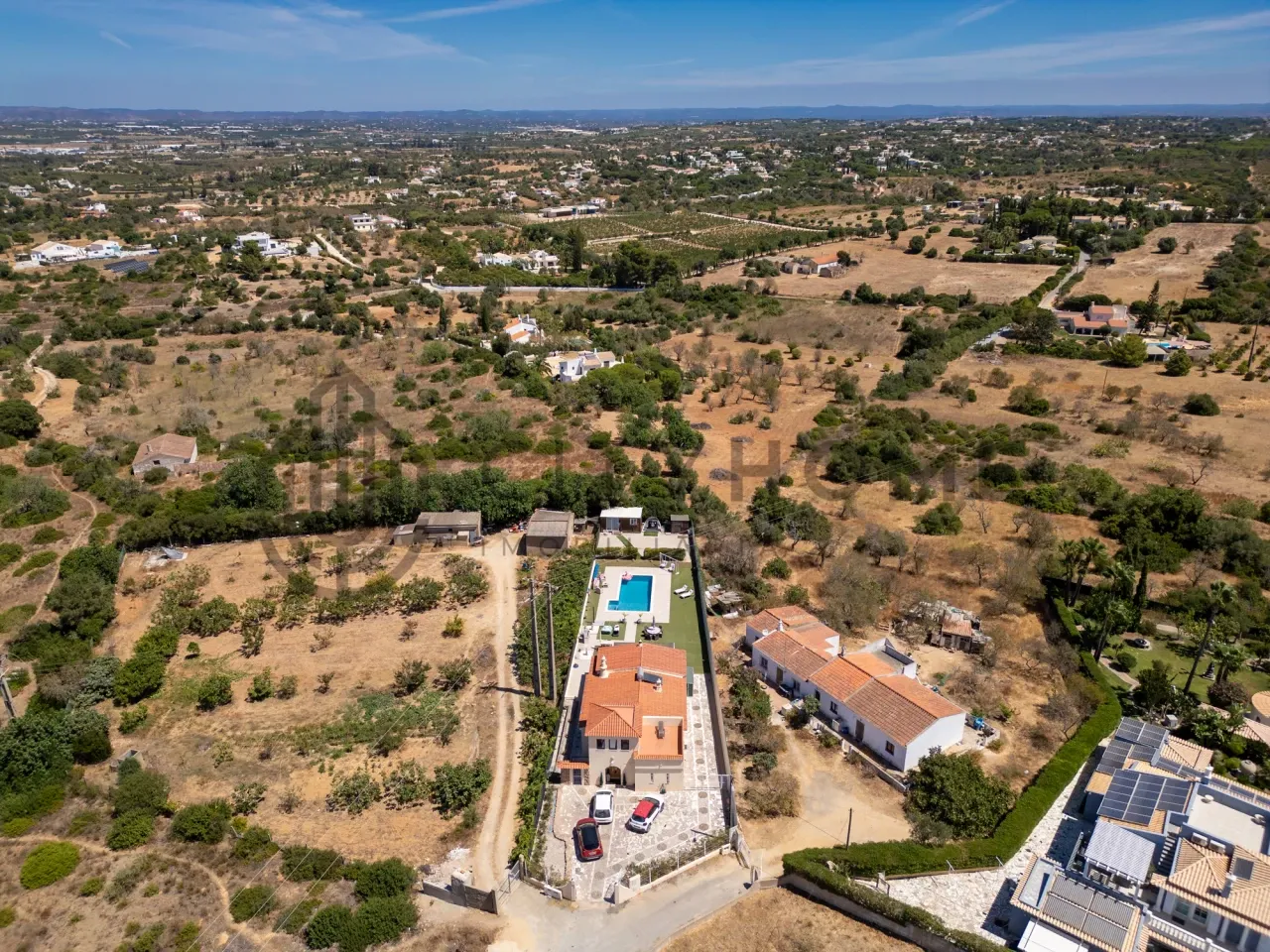 Contemporary 3-Bedroom House with Expansive Pool and Garden in Lagoa Portugal - View image 46 of 46