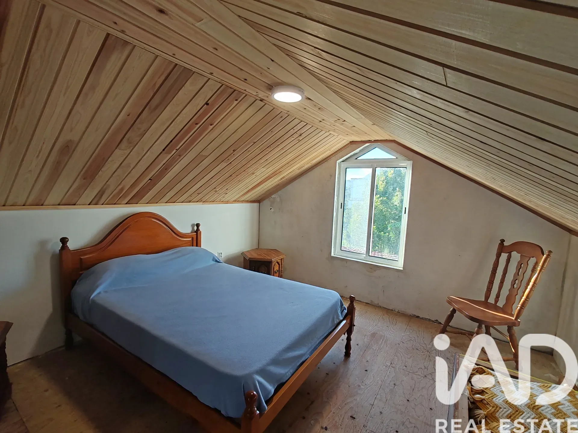 Spacious 5-Bedroom Family House with Expansive Garden in Lajes do Pico - View image 19 of 33