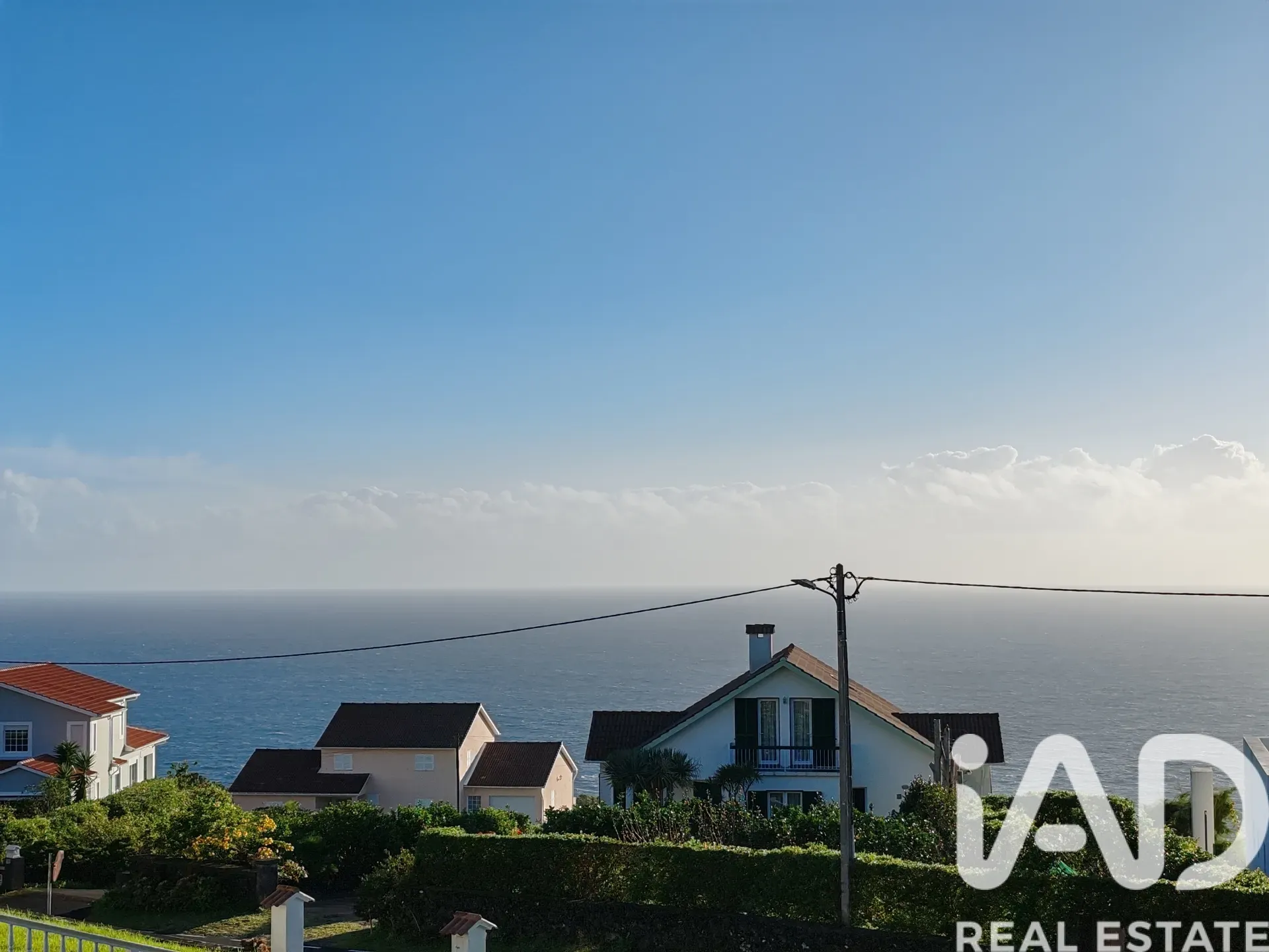 Spacious 5-Bedroom Family House with Expansive Garden in Lajes do Pico - View image 33 of 33