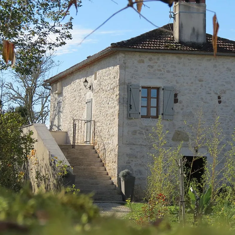 Spacious 7-Bedroom Farmhouse with Pool Near Cahors, France
