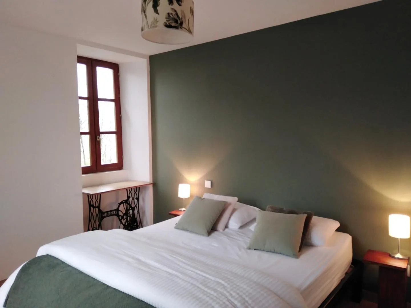 Spacious 7-Bedroom Farmhouse with Pool Near Cahors, France - View image 10 of 29