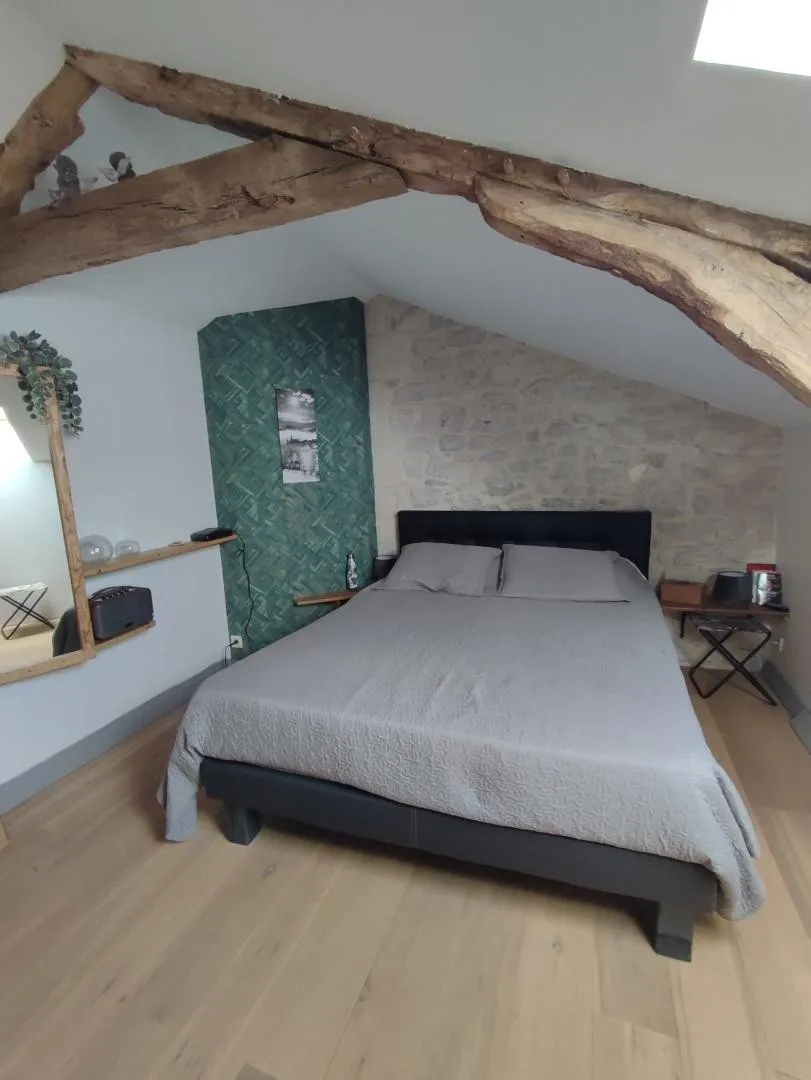 Spacious 7-Bedroom Farmhouse with Pool Near Cahors, France - View image 18 of 29