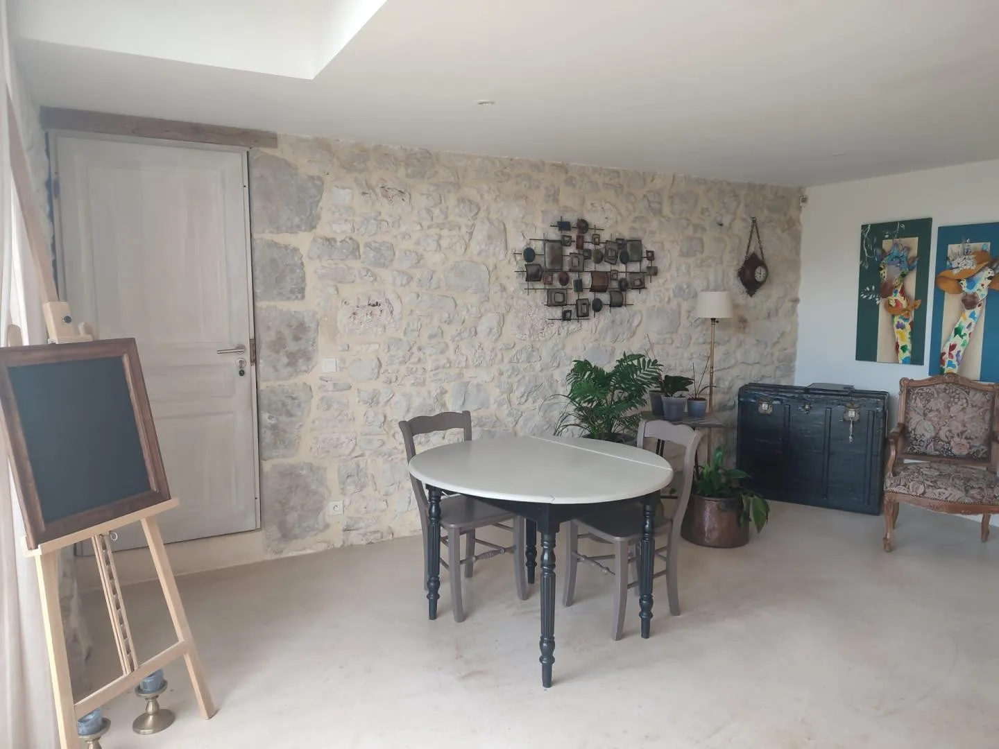 Spacious 7-Bedroom Farmhouse with Pool Near Cahors, France - View image 23 of 29