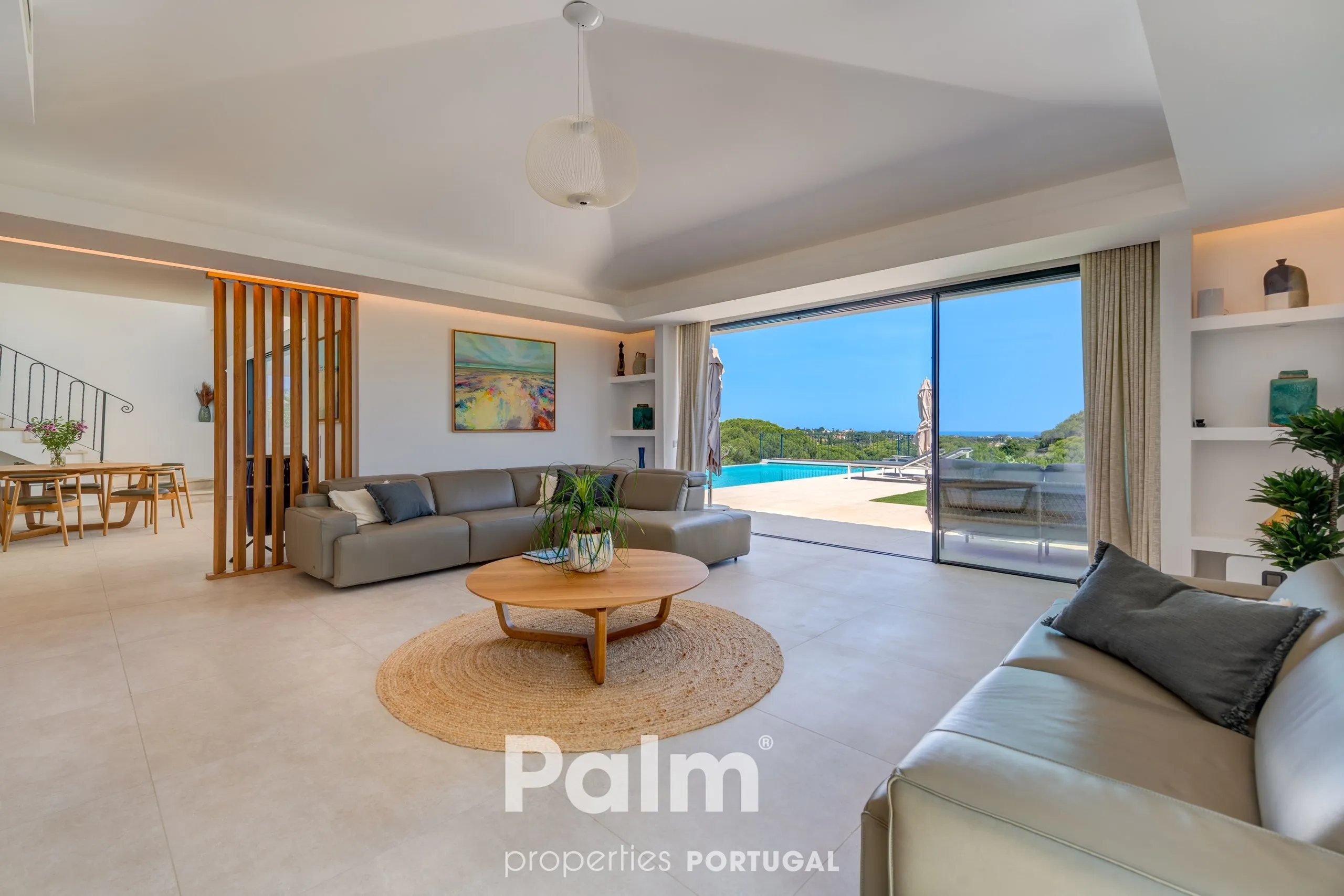 Contemporary 4-Bedroom Villa with Pool and Expansive Gardens in Carvoeiro - View image 14 of 74