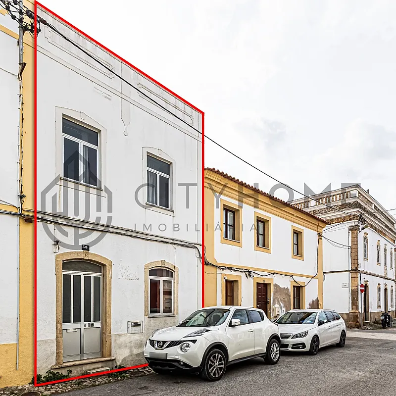 Two-Storey Village House with Garden and Terrace in Algoz, Portugal