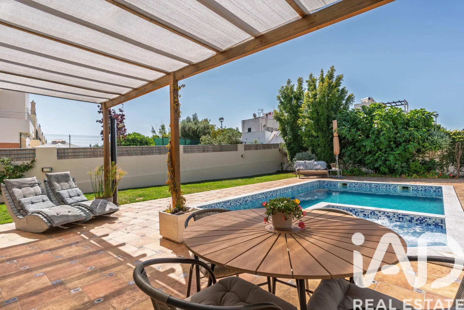 Contemporary 3-Bedroom Villa with Pool and Terrace in Algarve's Olhão - View image 7 of 29