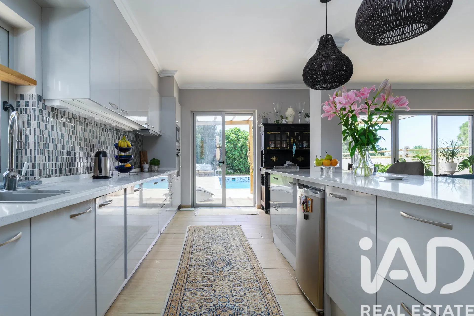 Contemporary 3-Bedroom Villa with Pool and Terrace in Algarve's Olhão - View image 17 of 29