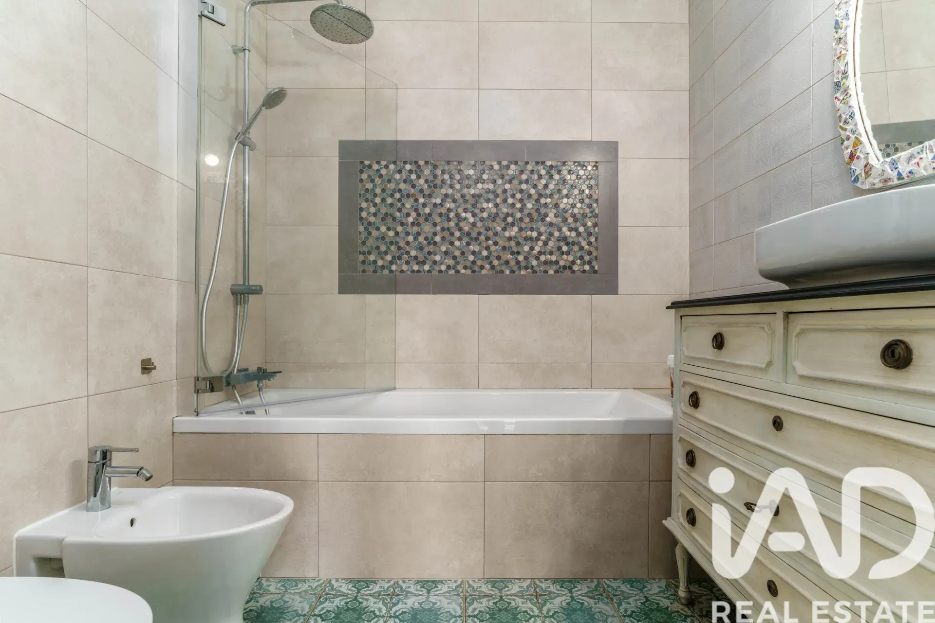 Contemporary 3-Bedroom Villa with Pool and Terrace in Algarve's Olhão - View image 27 of 29