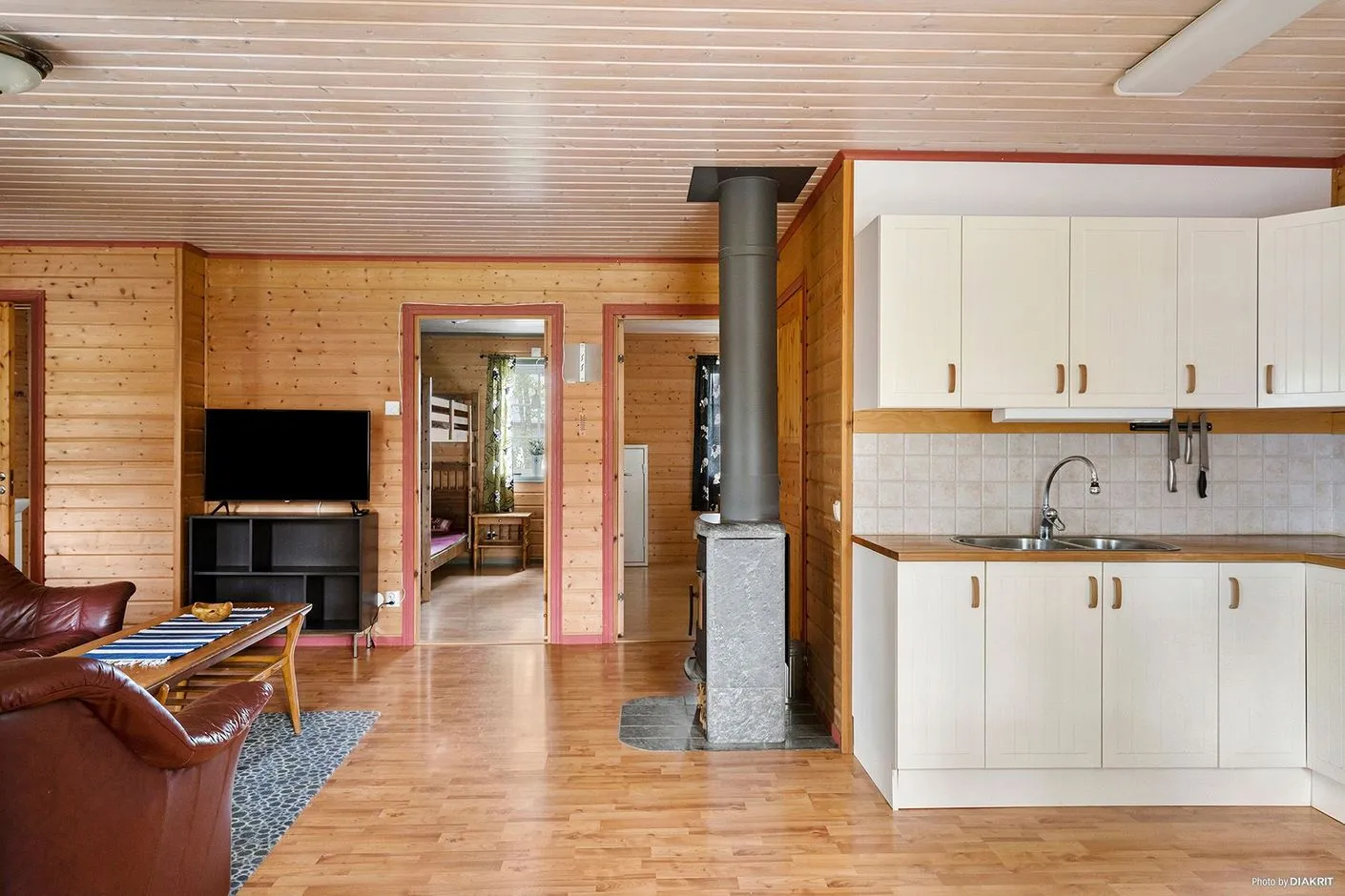 Scandinavian Retreat: 3-Bedroom House with Garden in Saxnäs, Sweden - Image 4