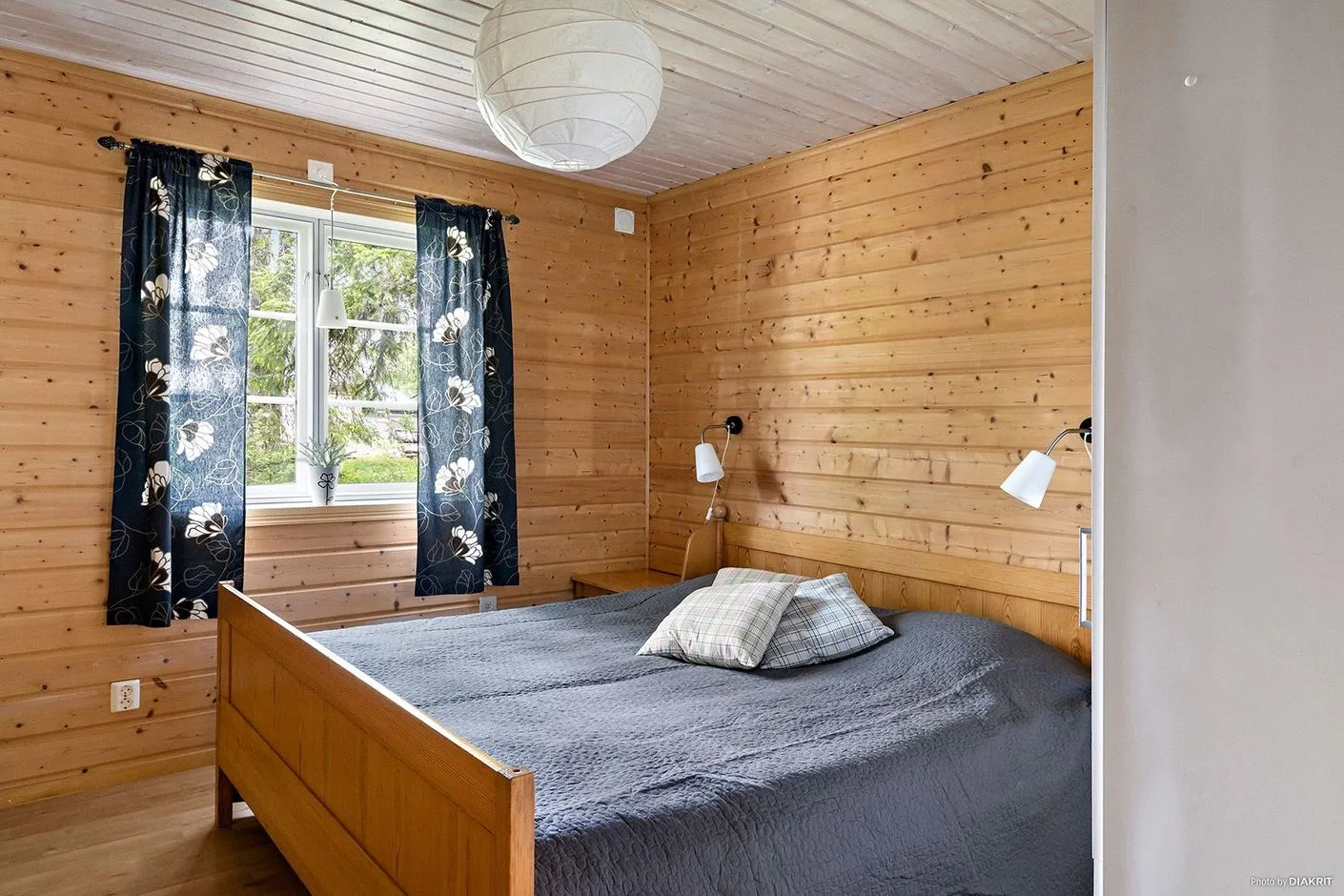 Scandinavian Retreat: 3-Bedroom House with Garden in Saxnäs, Sweden - View image 13 of 34