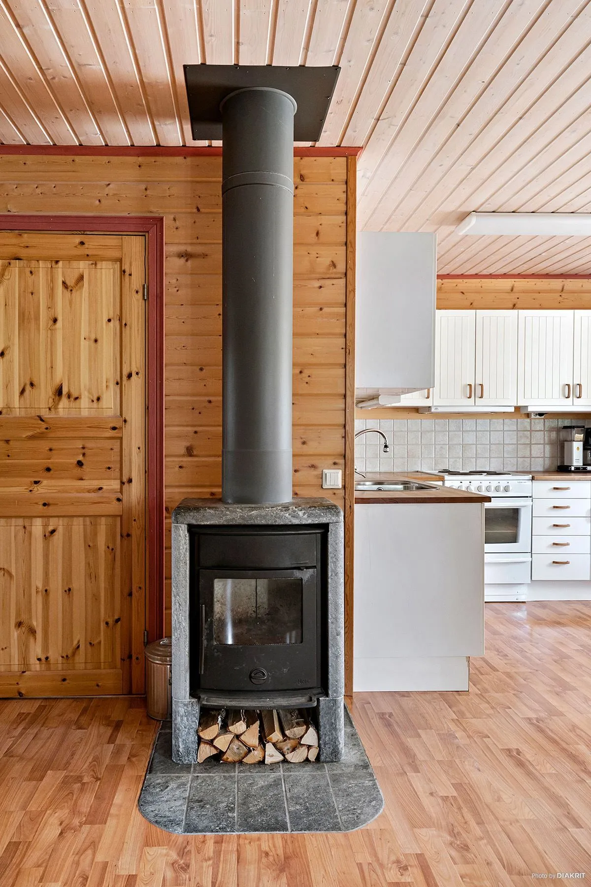 Scandinavian Retreat: 3-Bedroom House with Garden in Saxnäs, Sweden - View image 23 of 34