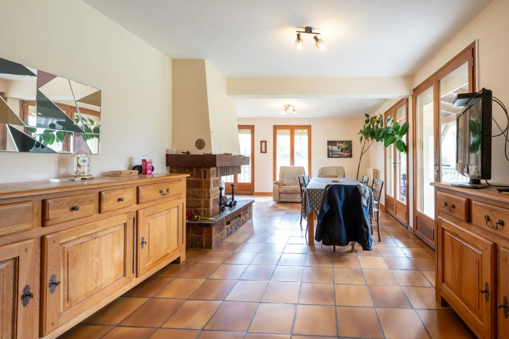 Expansive 5-Bedroom Home with Vast Grounds in Scenic Gourdon, France - View image 6 of 20