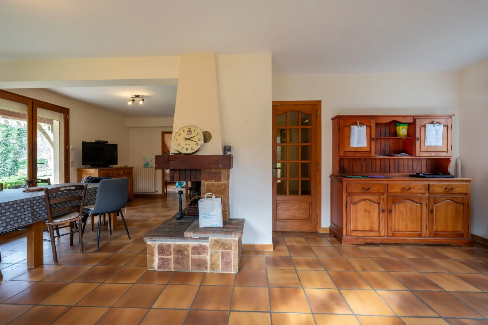 Expansive 5-Bedroom Home with Vast Grounds in Scenic Gourdon, France - View image 9 of 20