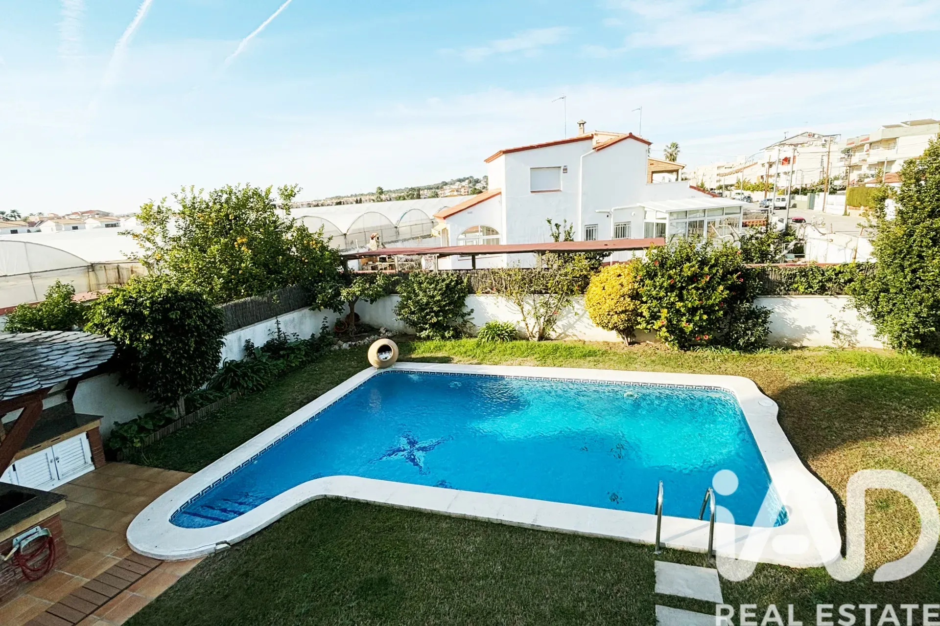 Spacious 5-Bedroom House with Pool and Garden in Coastal Creixell - View image 6 of 31