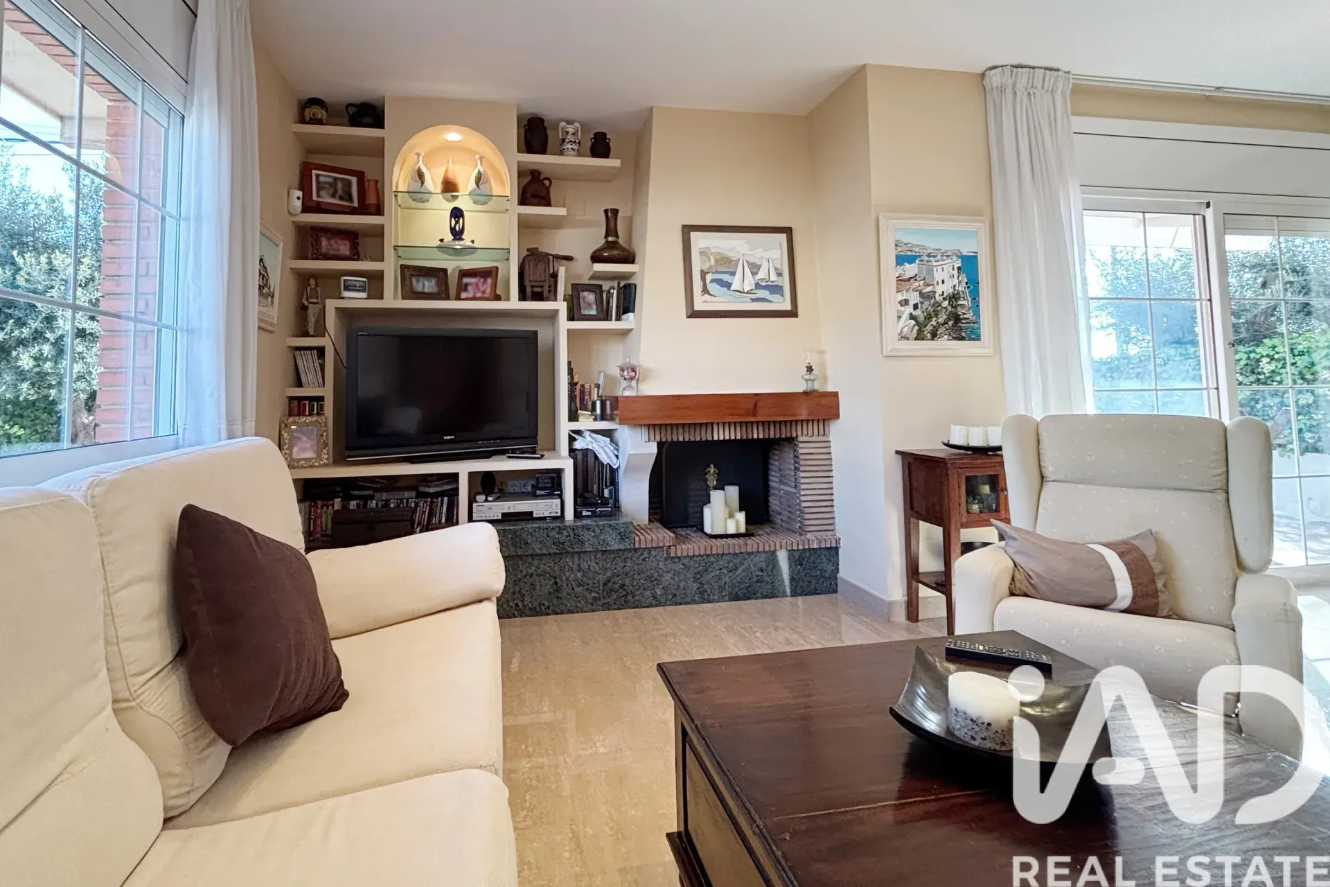 Spacious 5-Bedroom House with Pool and Garden in Coastal Creixell - View image 8 of 31