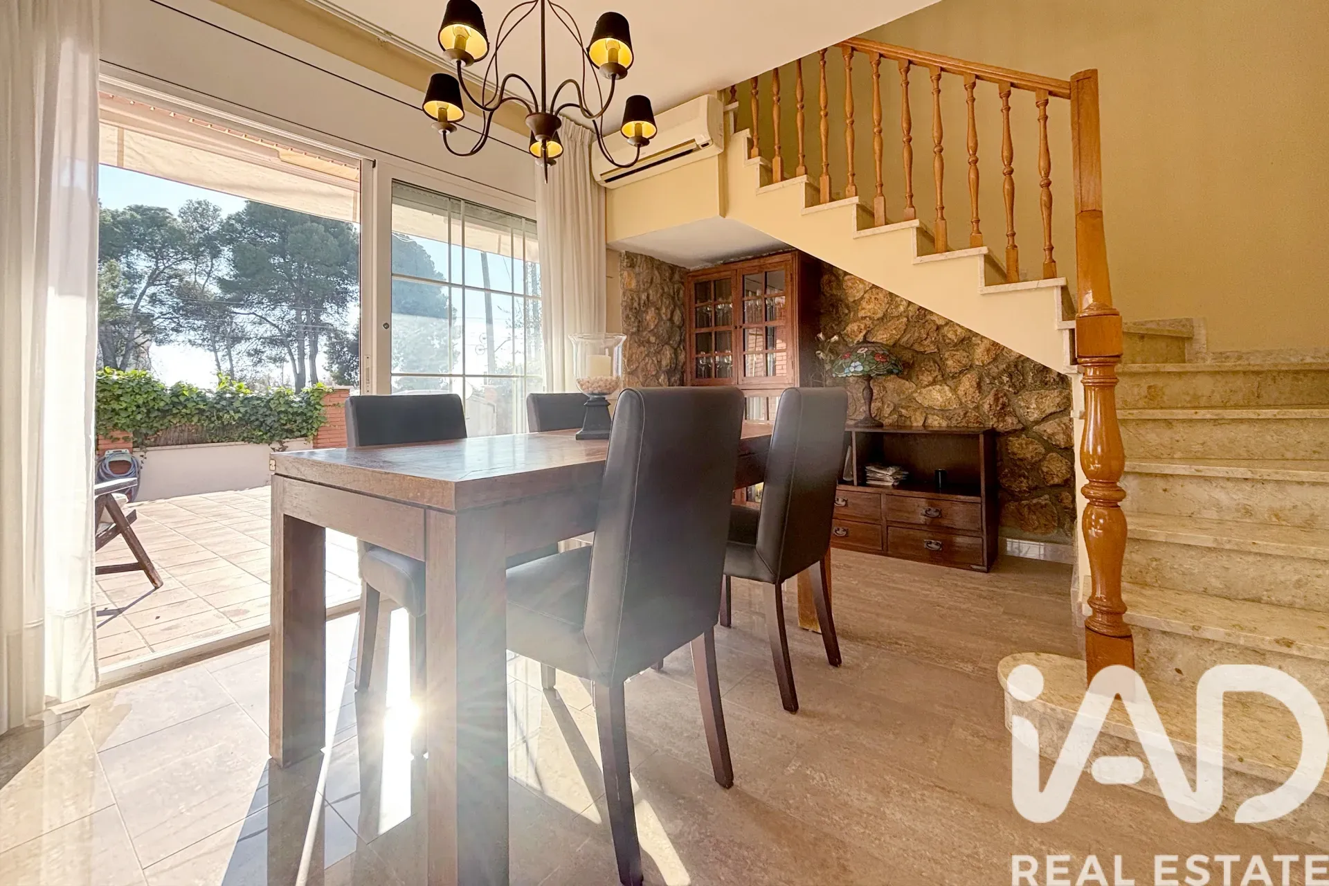 Spacious 5-Bedroom House with Pool and Garden in Coastal Creixell - View image 9 of 31