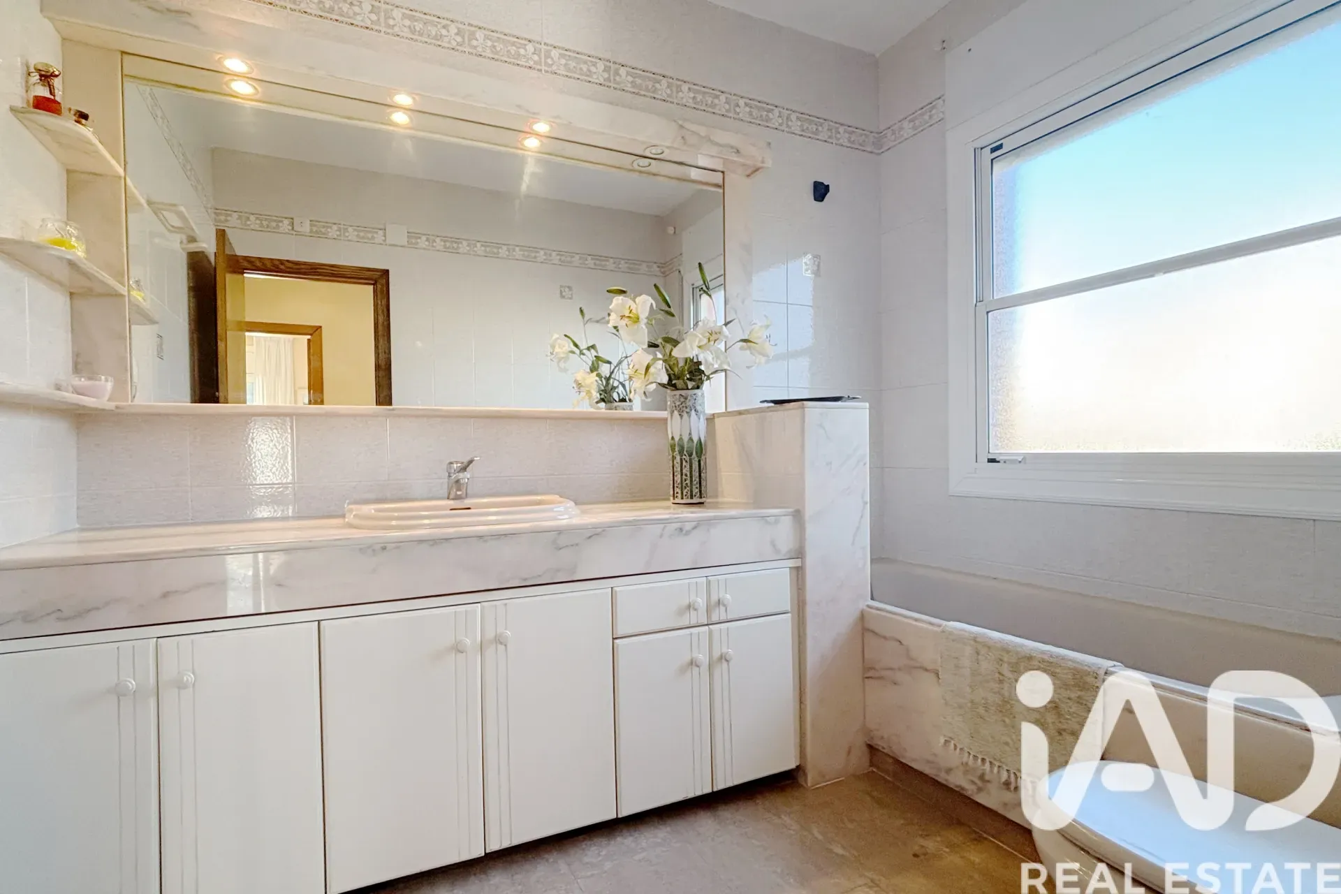 Spacious 5-Bedroom House with Pool and Garden in Coastal Creixell - View image 14 of 31