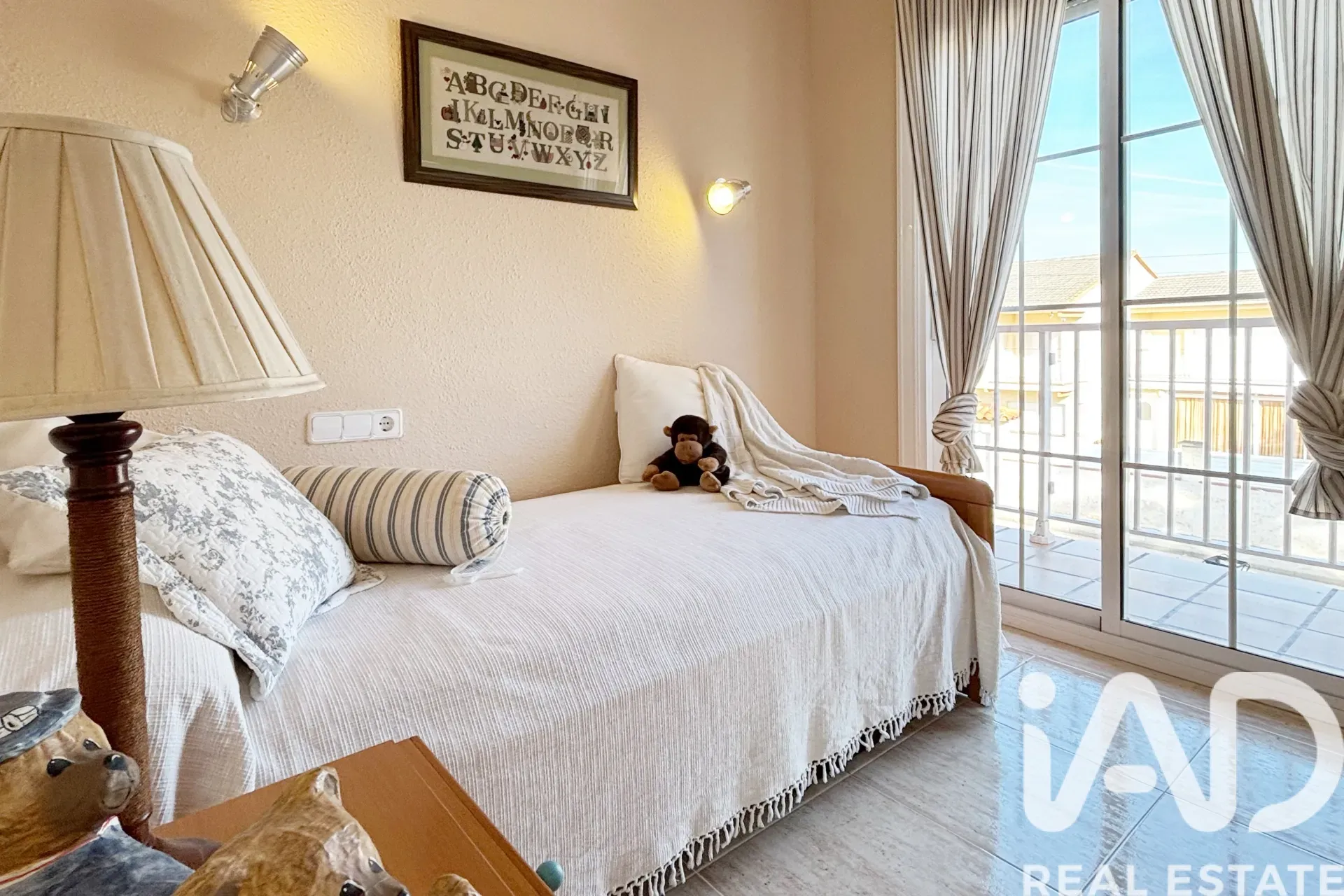 Spacious 5-Bedroom House with Pool and Garden in Coastal Creixell - View image 19 of 31