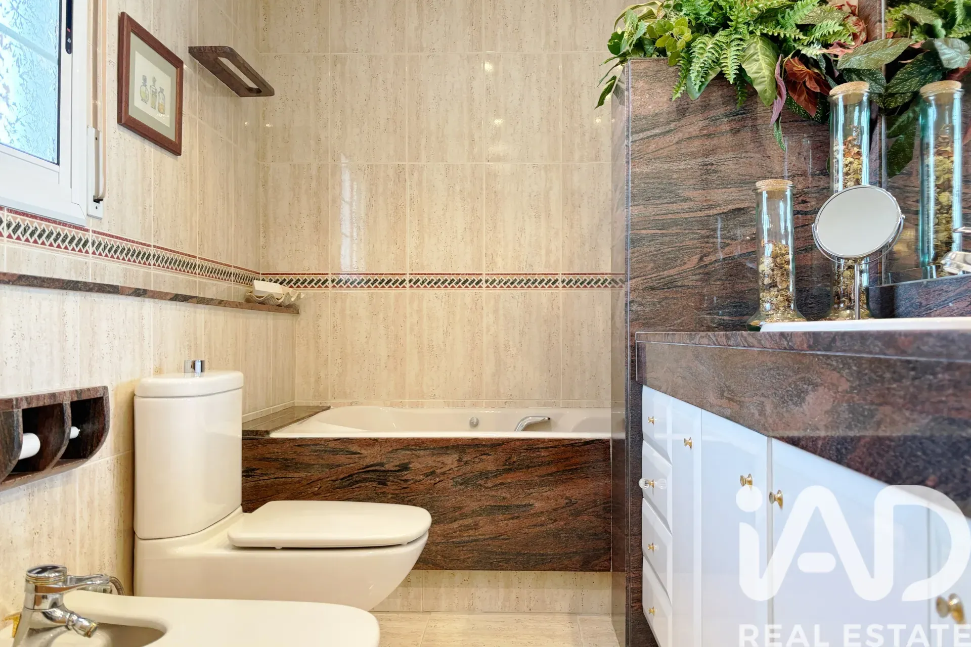 Spacious 5-Bedroom House with Pool and Garden in Coastal Creixell - View image 23 of 31