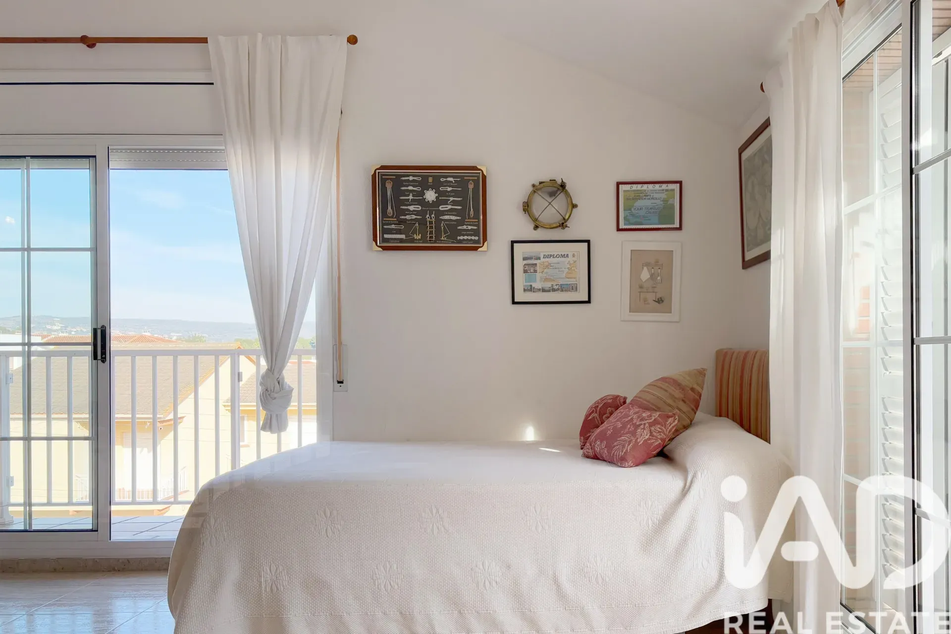 Spacious 5-Bedroom House with Pool and Garden in Coastal Creixell - View image 25 of 31