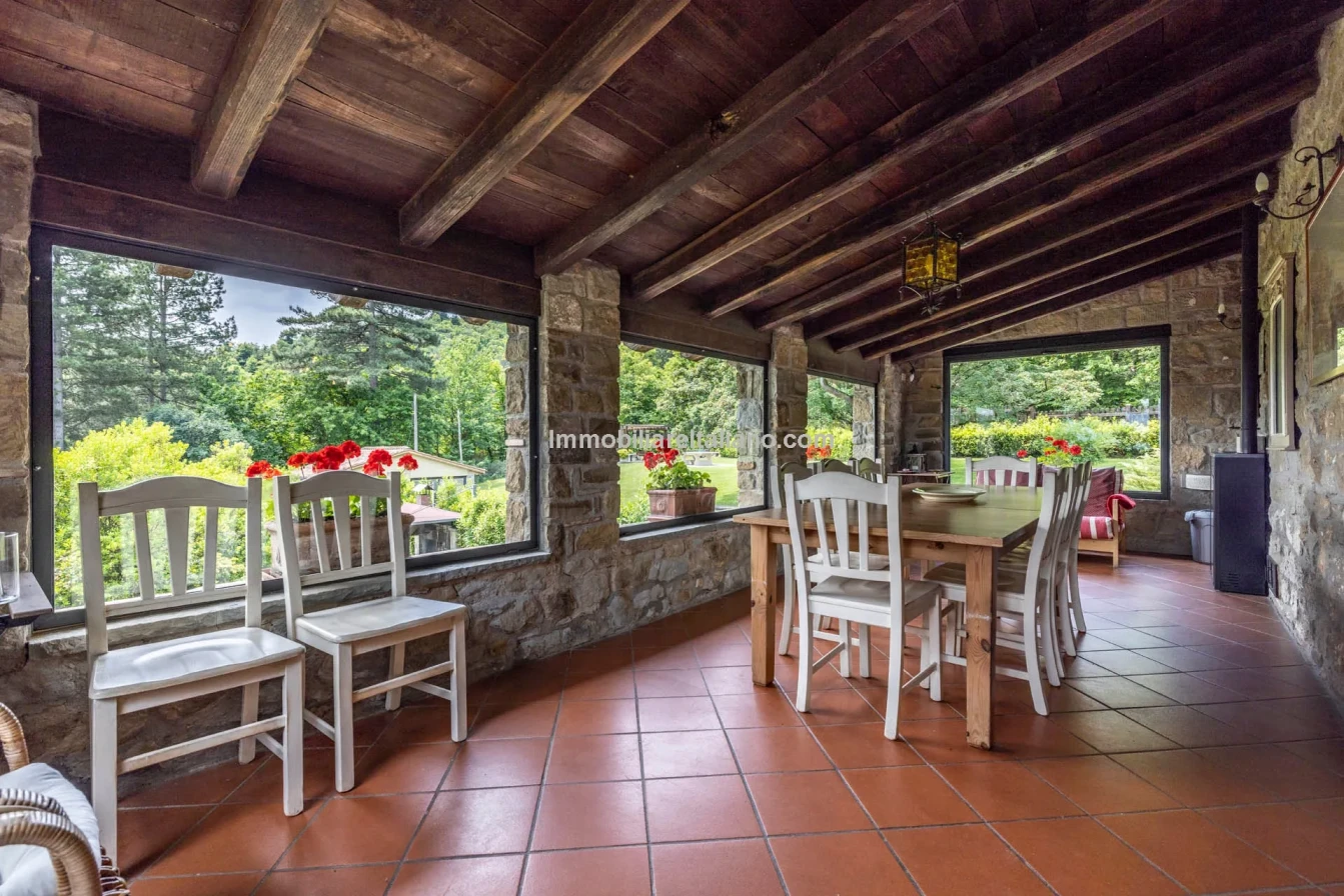 Tuscany's Countryside Retreat: Spacious 6-Bedroom Farmhouse with Pool - View image 47 of 81