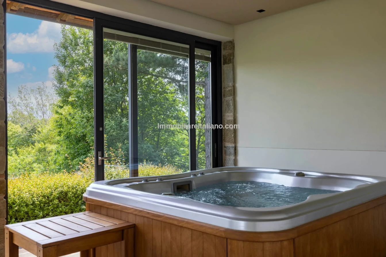 Tuscany's Countryside Retreat: Spacious 6-Bedroom Farmhouse with Pool - View image 53 of 81
