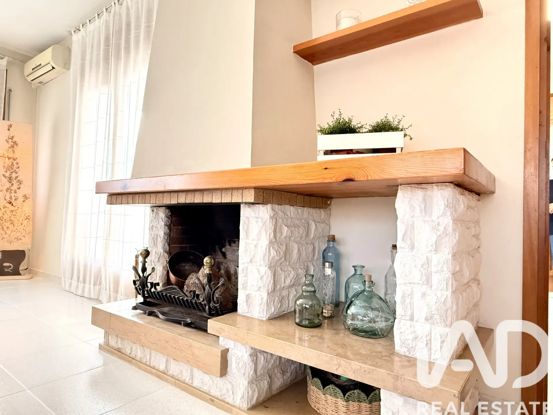 Spacious Family Home with Garden and Terrace in Santa Eulàlia de Ronçana - View image 12 of 36