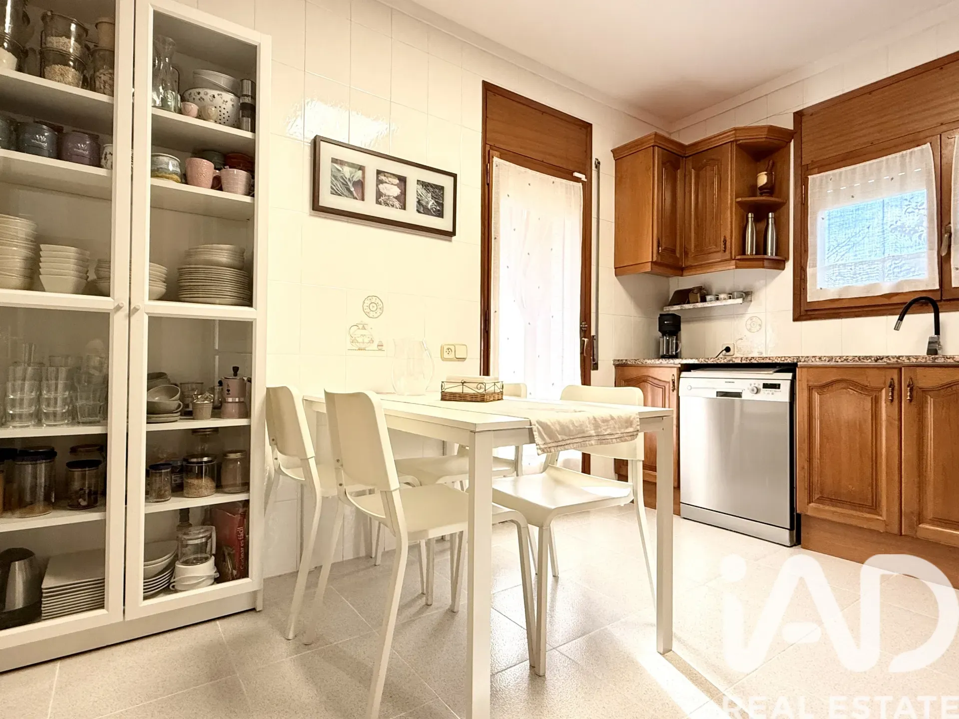 Spacious Family Home with Garden and Terrace in Santa Eulàlia de Ronçana - View image 15 of 36